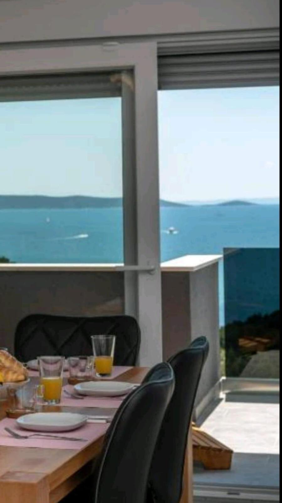 Villa Helena Images