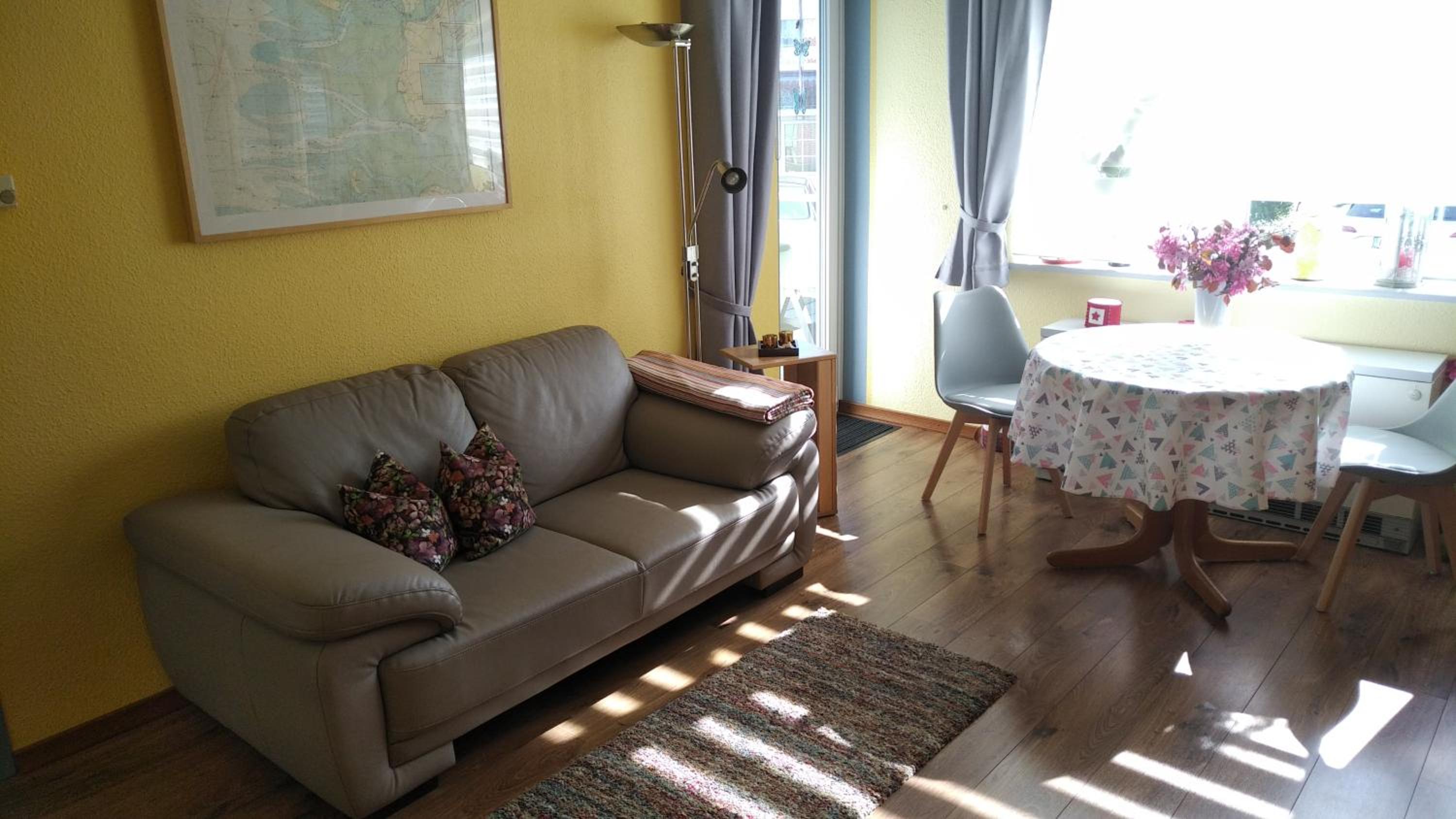 Haus Tertius - Strand- und hafennahe ruhige Ferienwohnung Images