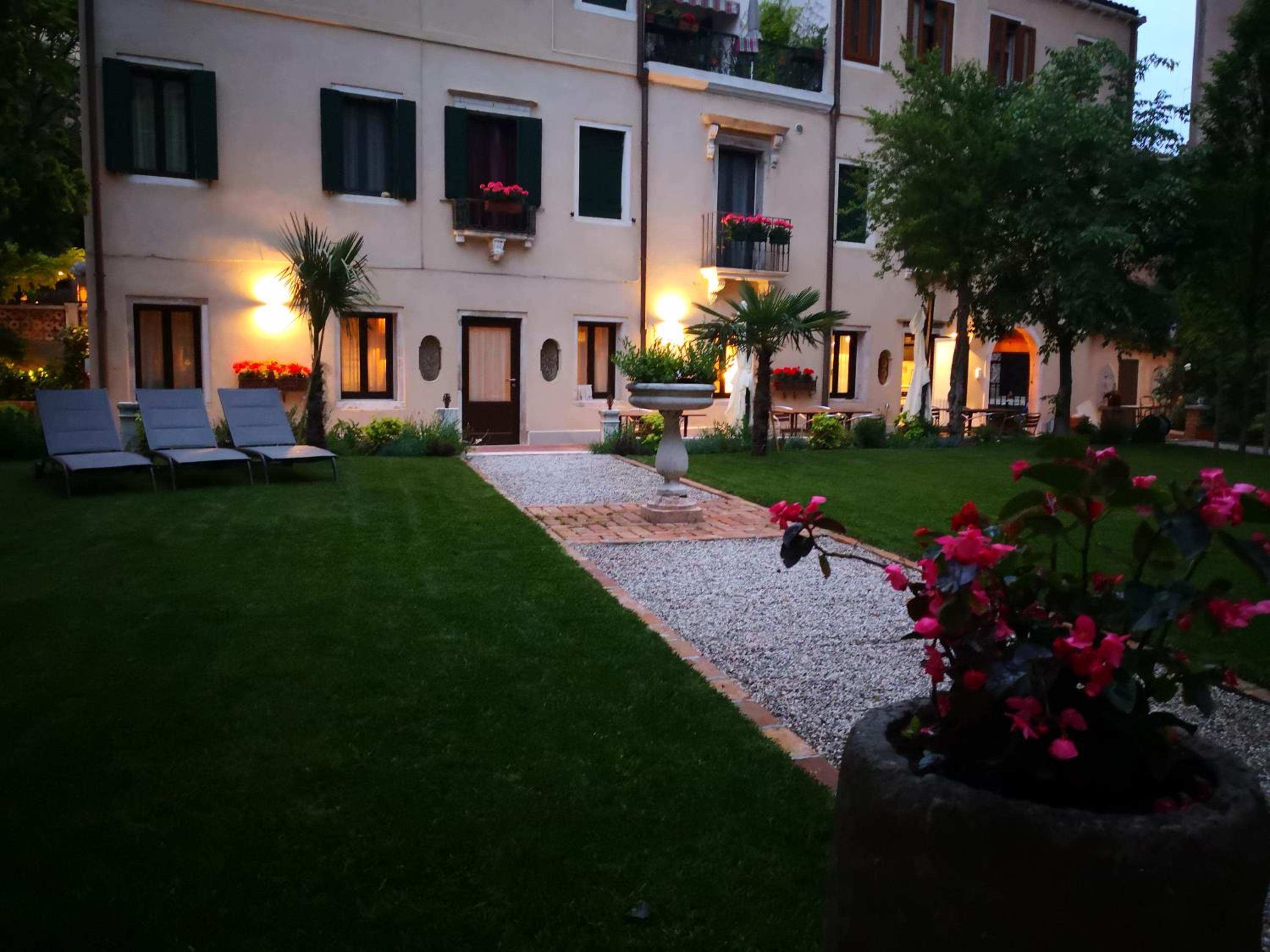 Cinqueteste Luxury Home Images