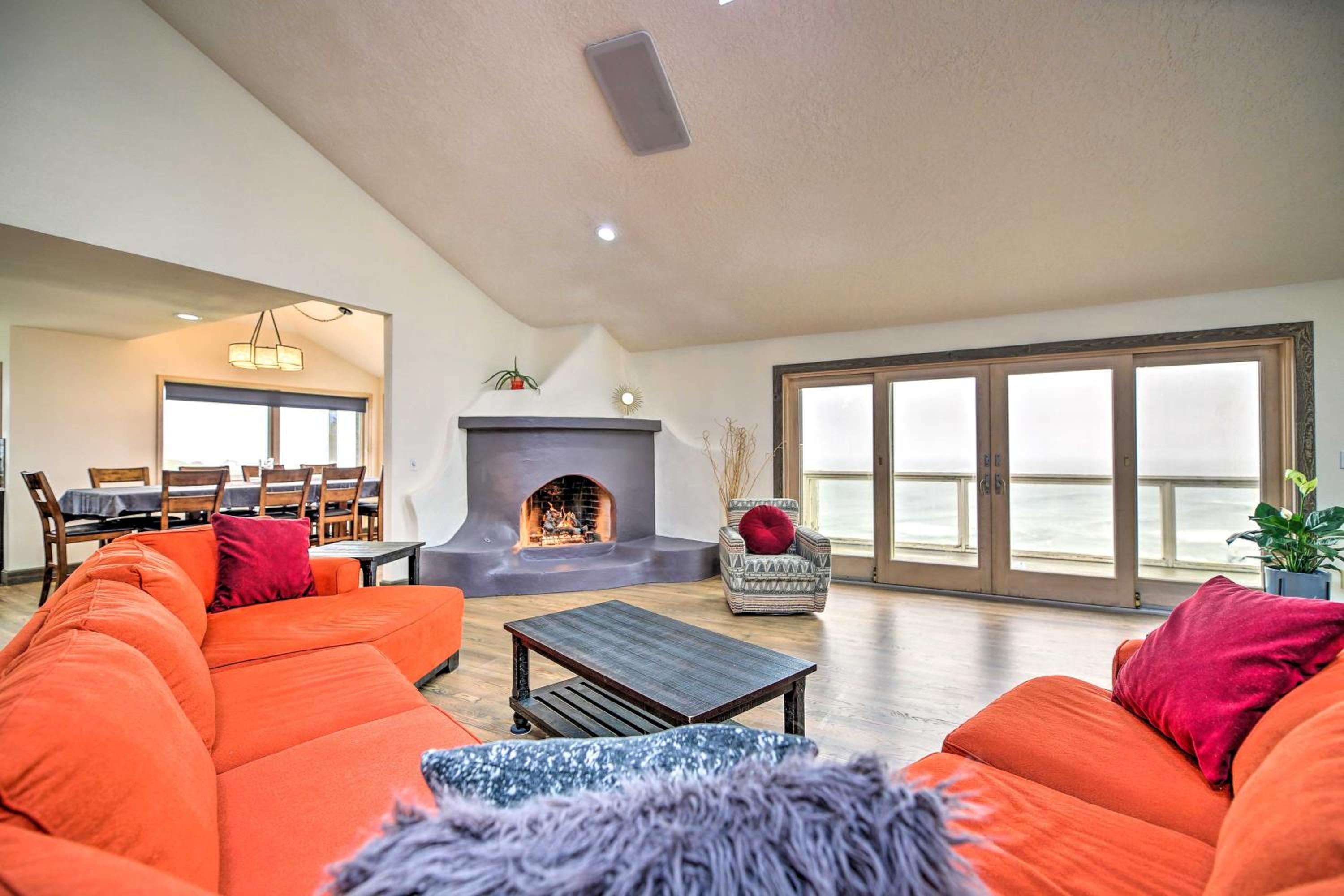 Luxurious Newport Estate with Spa and Lighthouse Views Images