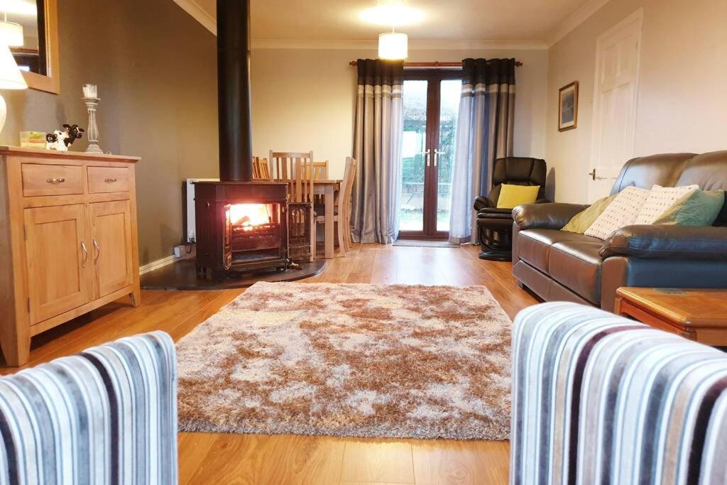 3 ISALLT ESTATE- 3 Bed BUNGALOW-SECURE GARDEN Images