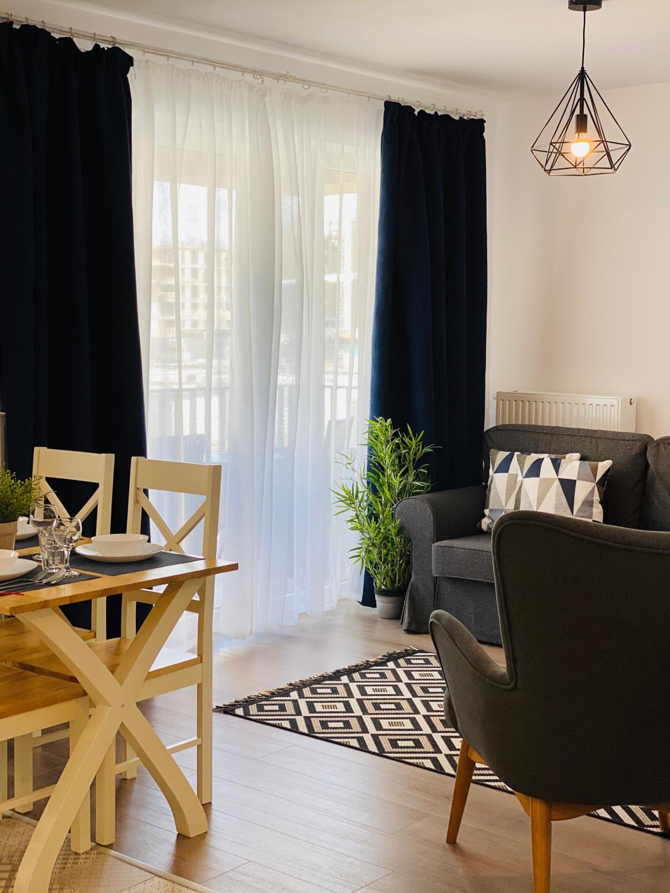 White 2 Apartment Brasov Images