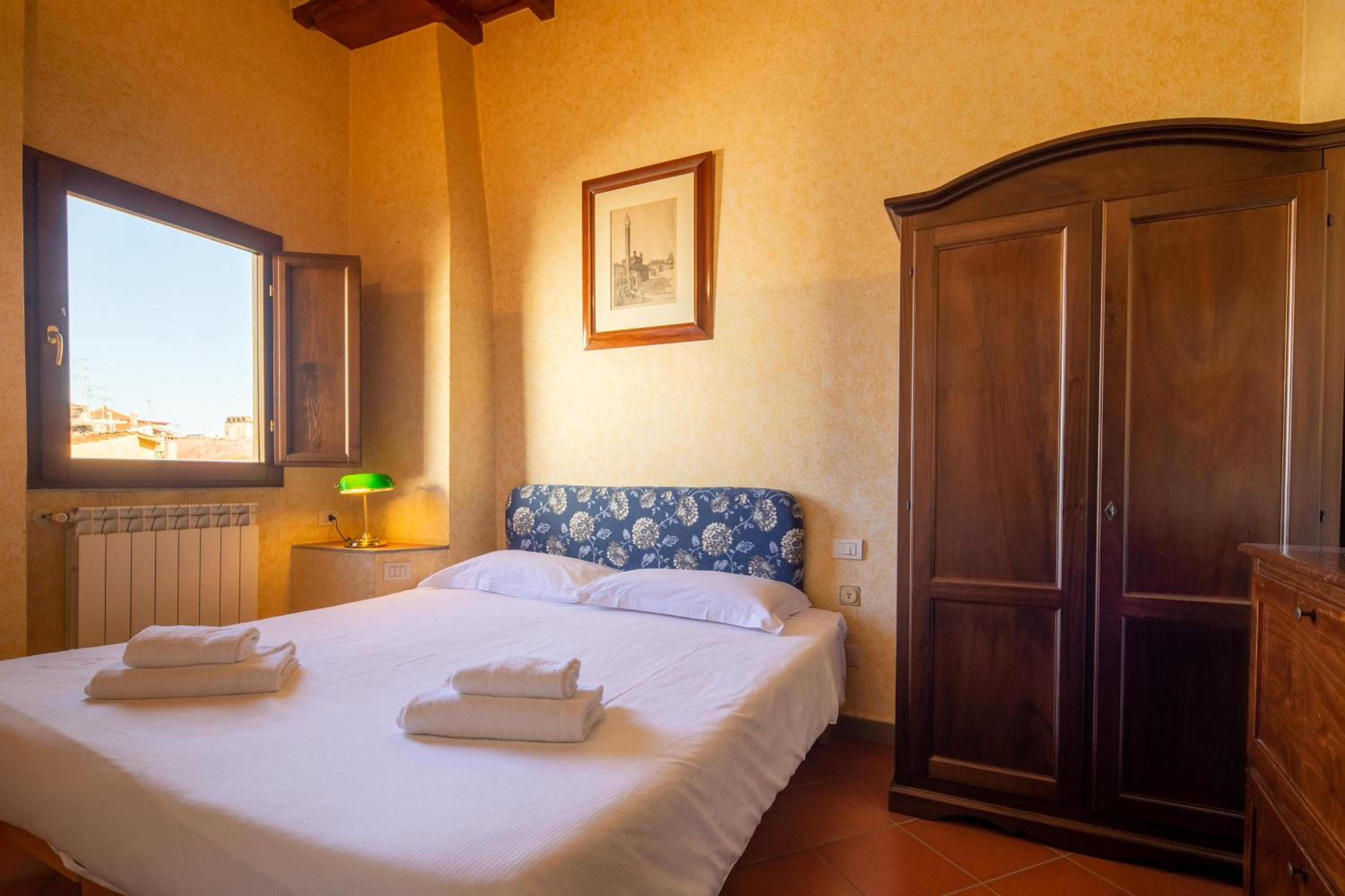 Oltrarno Apartment