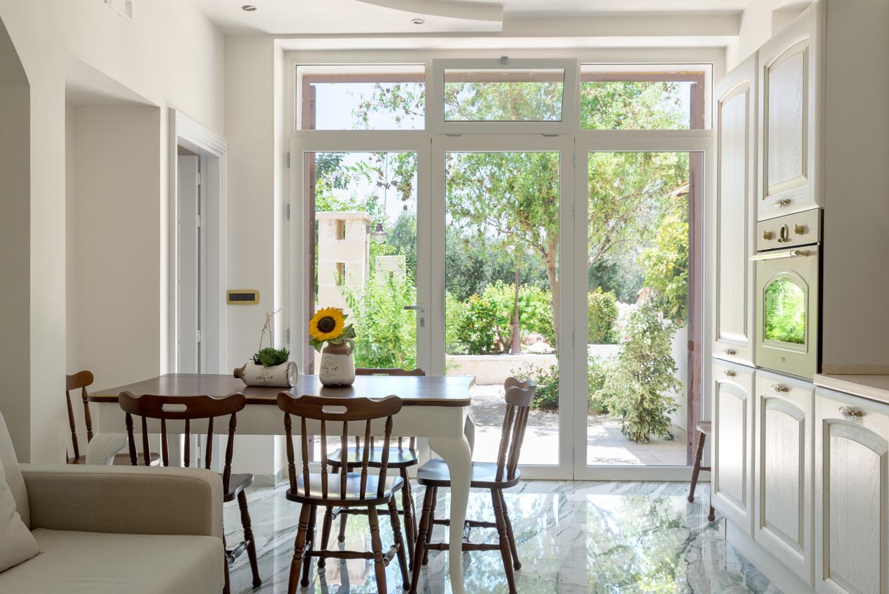 garden suite Images