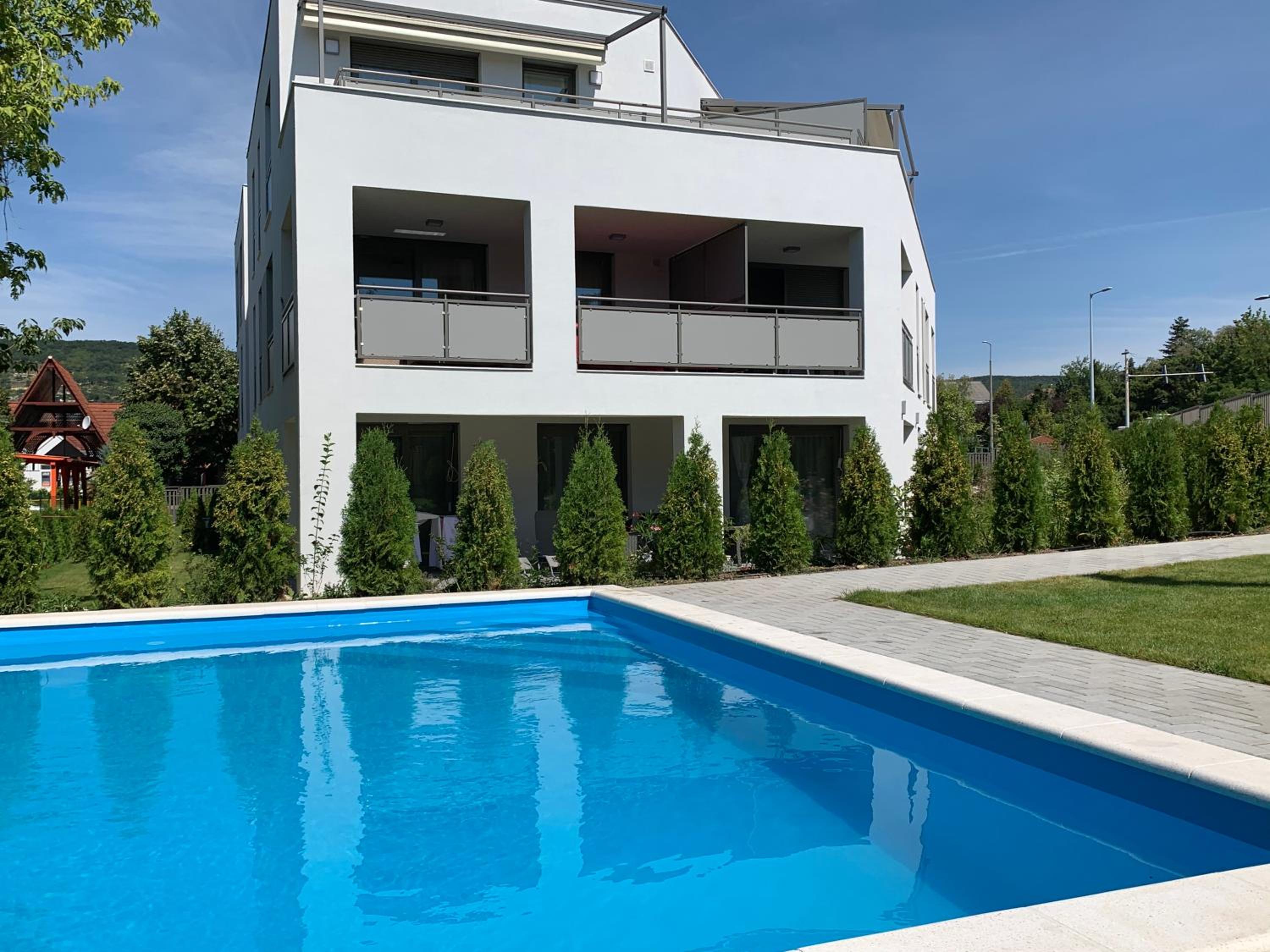 Naplemente Apartman Images