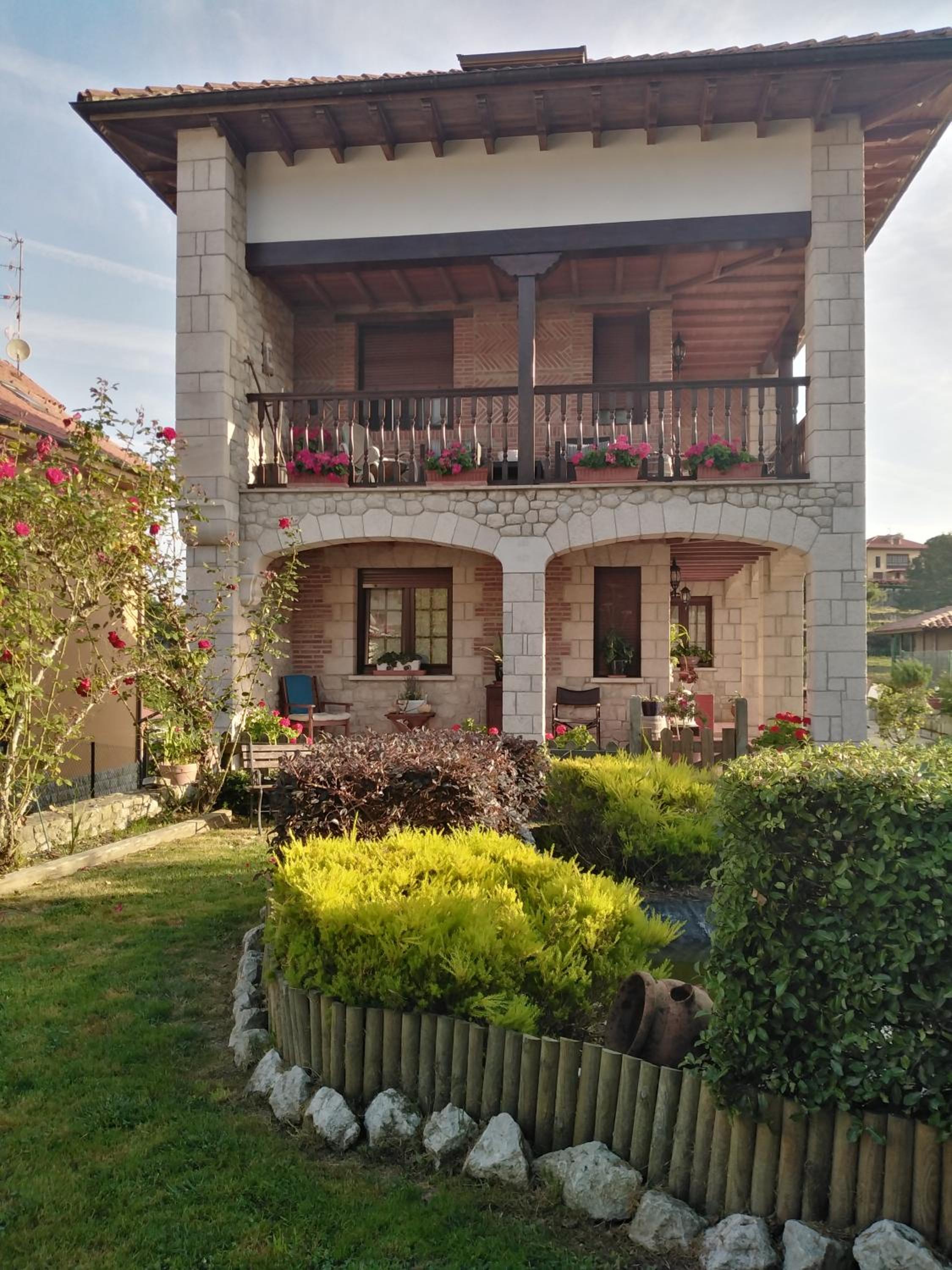 Casa de Tata Images