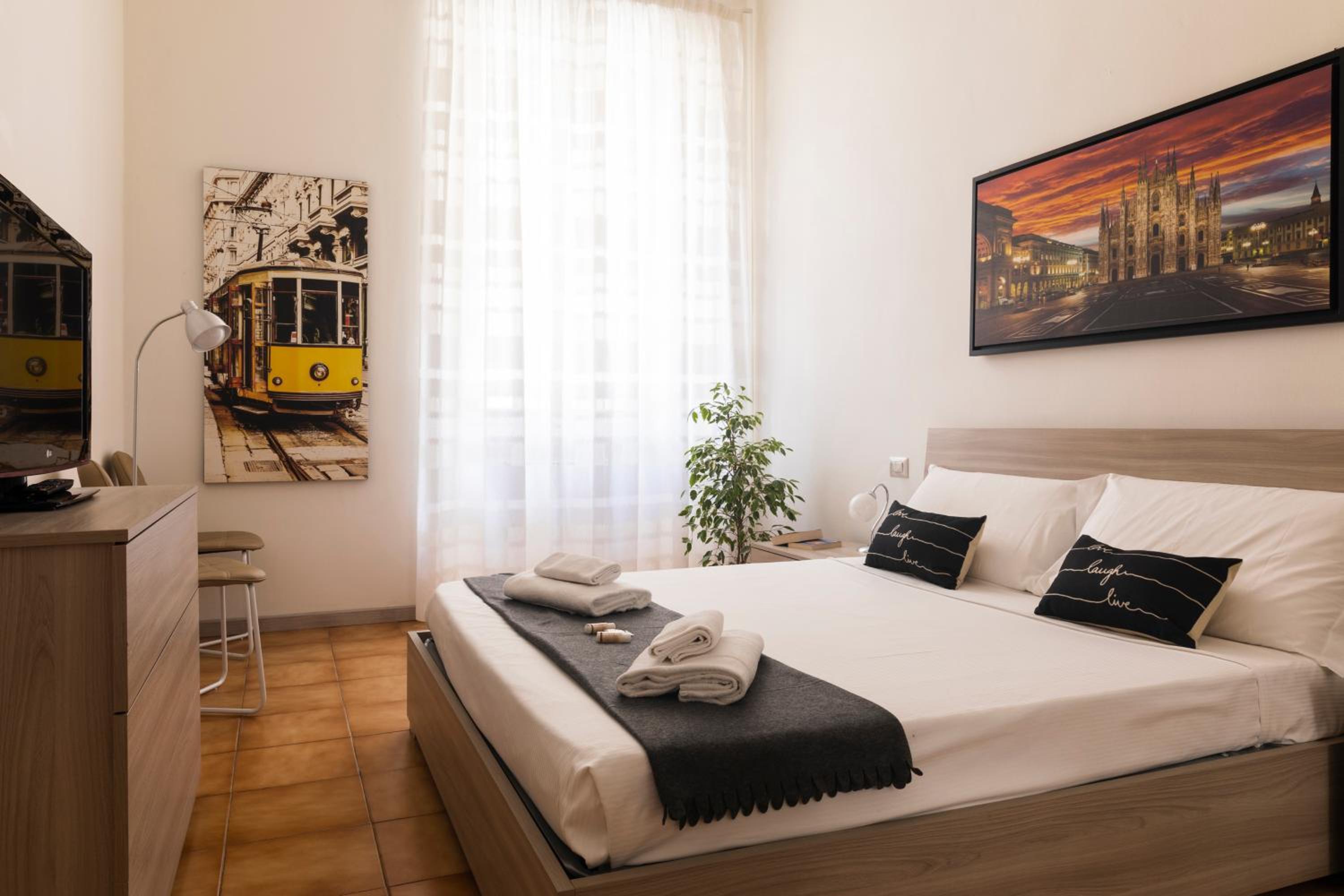 Casa Zara - Metro Lines Images