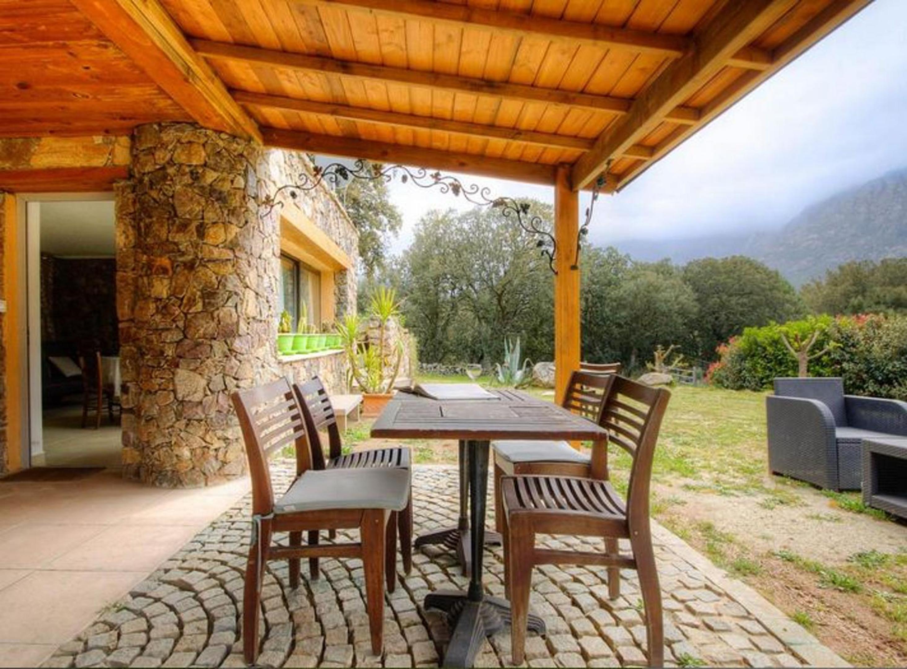 Studio confortable avec vue sur la montagne a Moltifao 30m² jardin Images