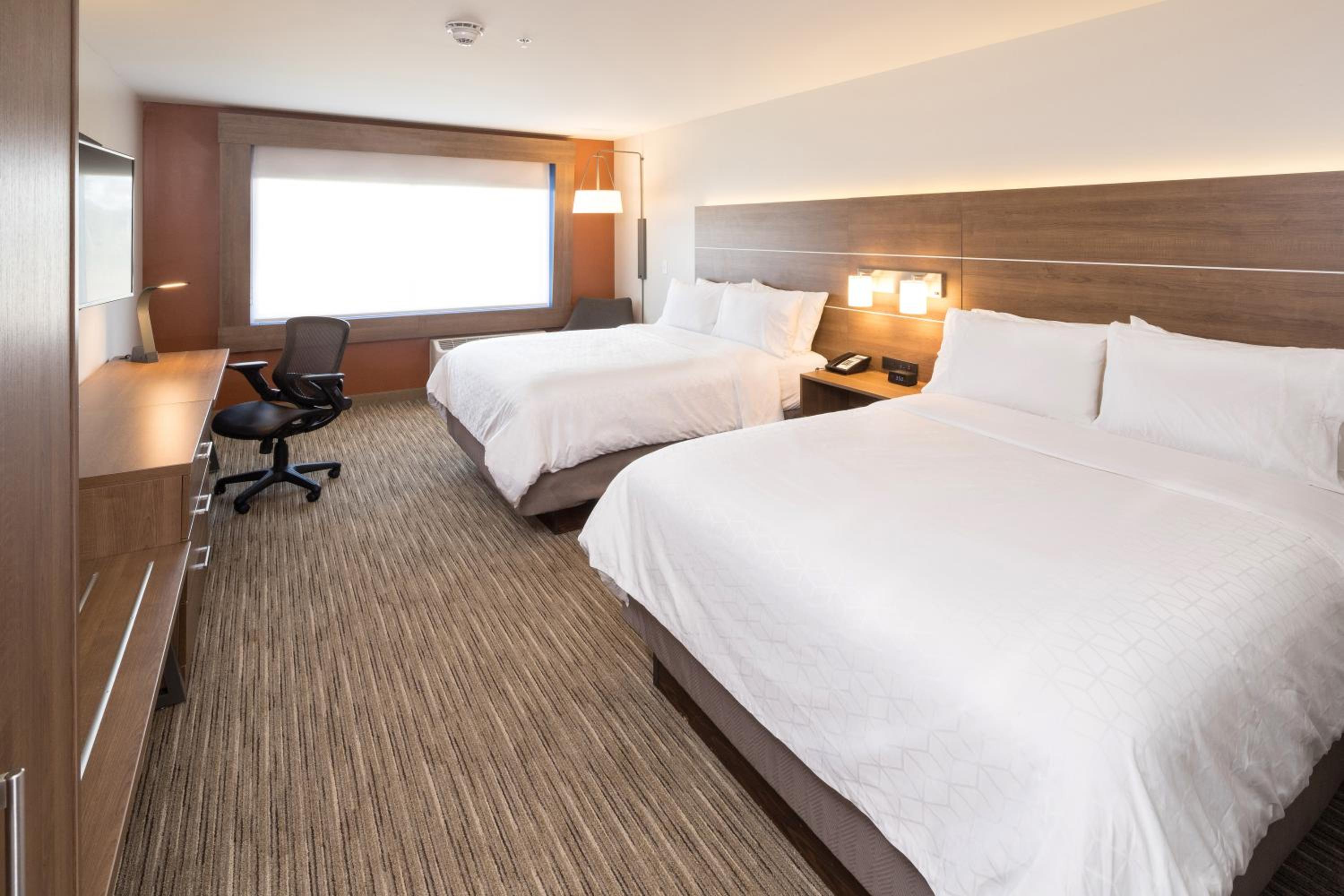 Holiday Inn Express and Suites Kalamazoo West By IHG - Best stays in ...