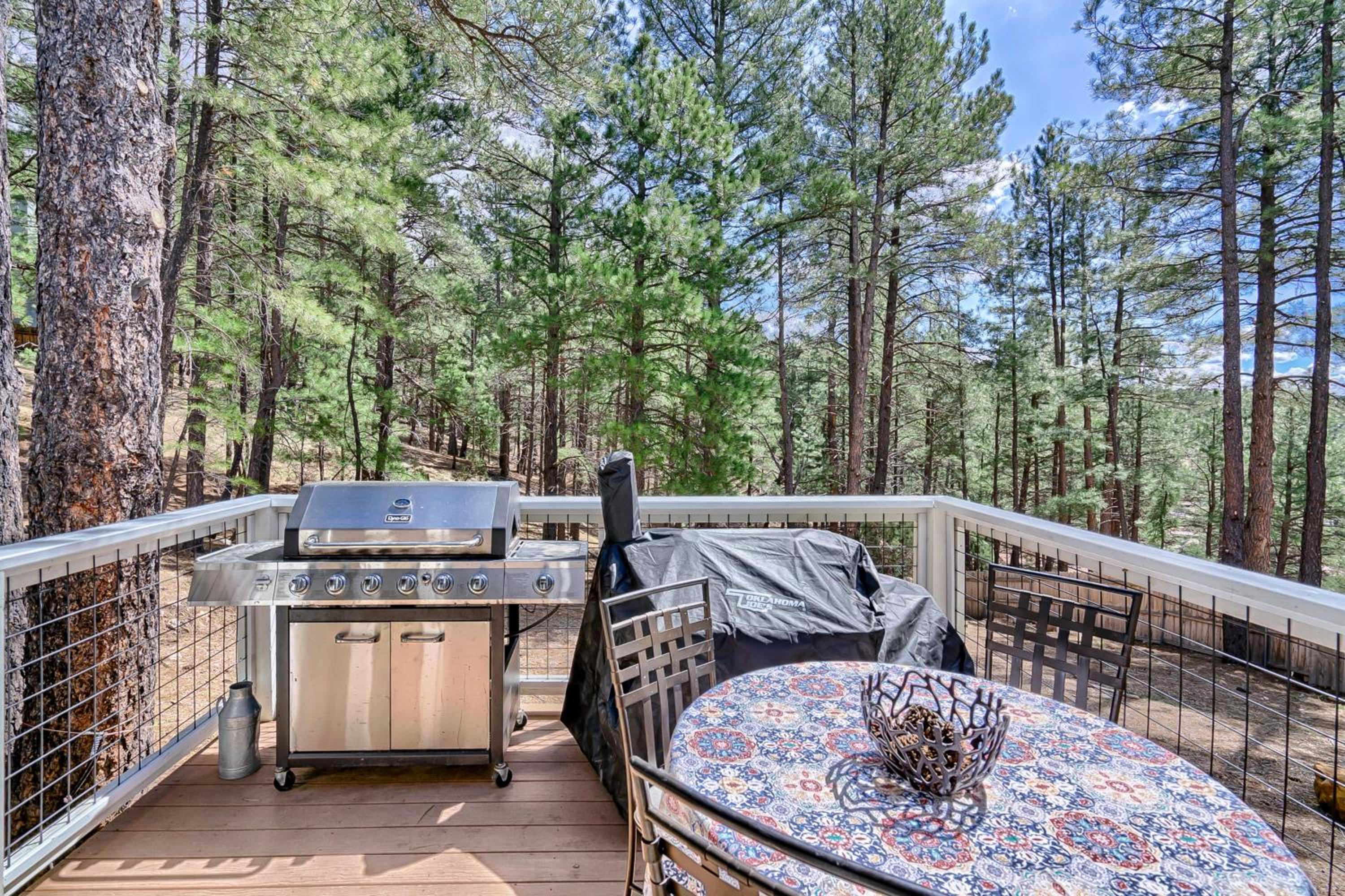 Modern Cabin in the Woods - 10 Miles to Flagstaff! Images
