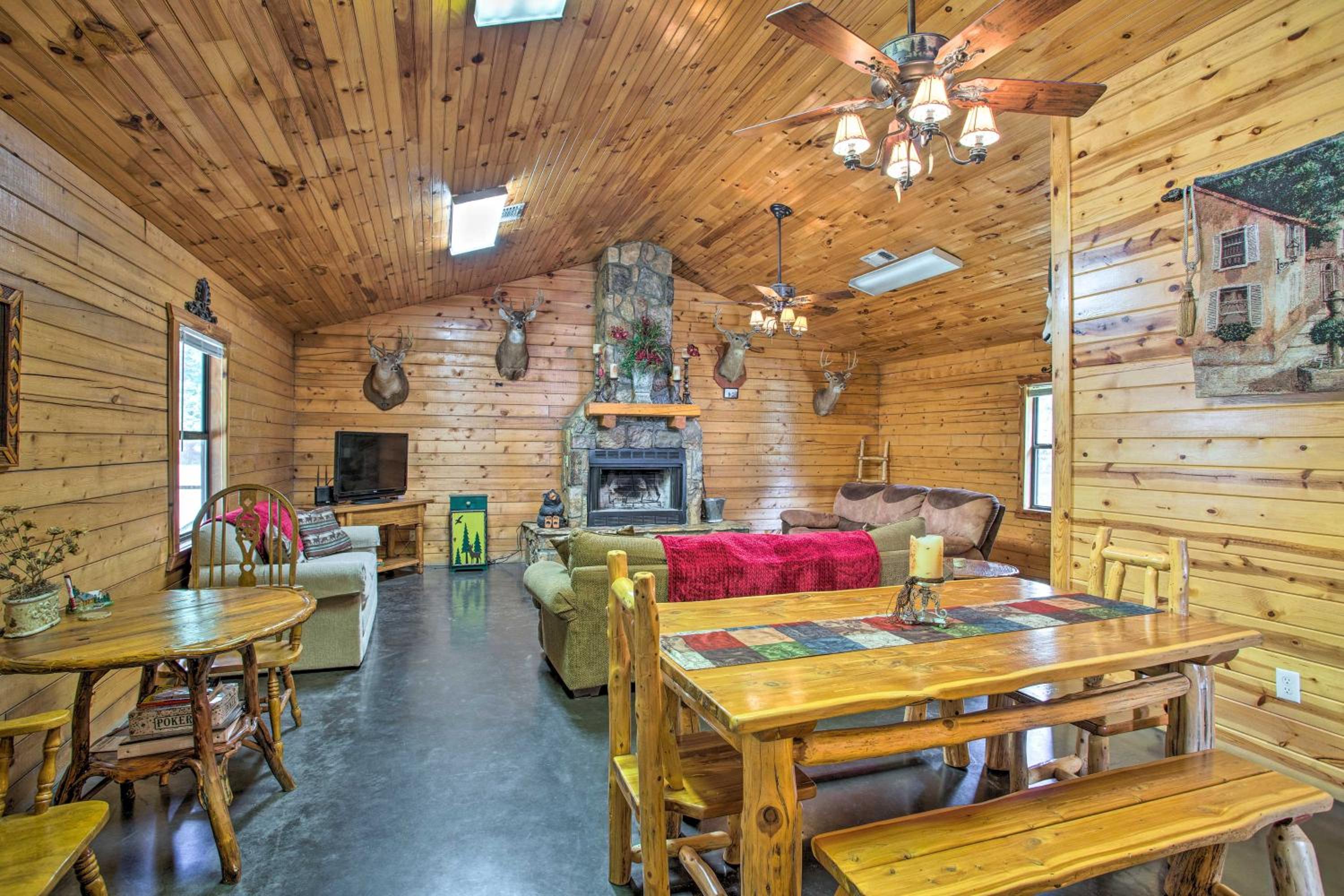 Peaceful Pet-Friendly Retreat with Private Hot Tub! Images