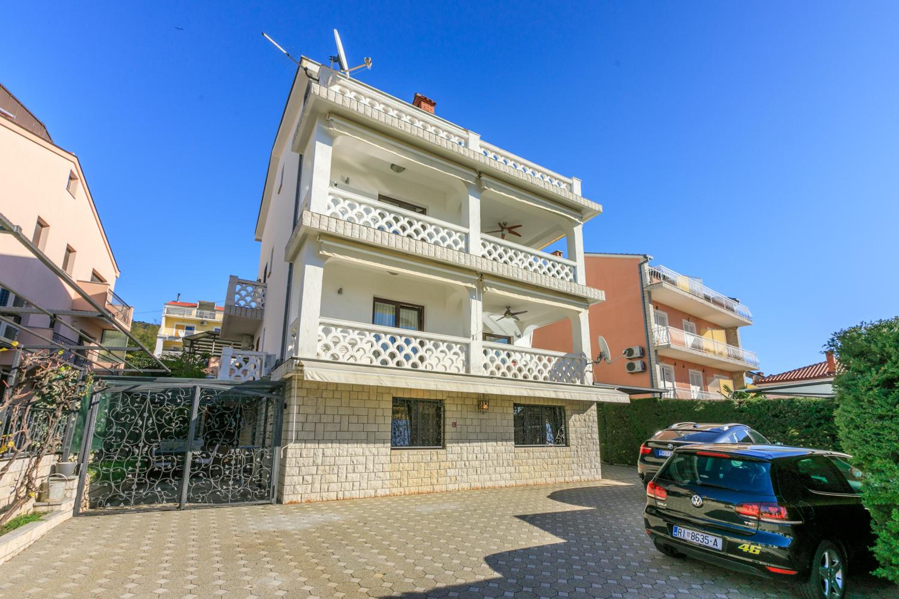 Apartment Eni Selce Images