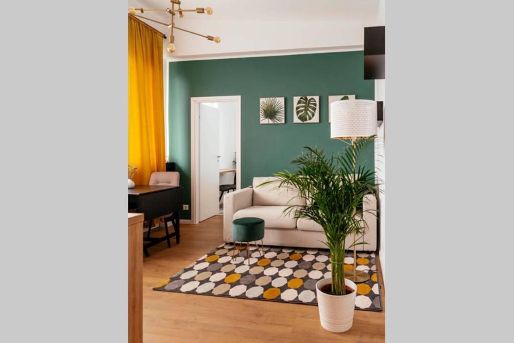 Beautiful Apartment - Top Location - Netflix+Balcony Images