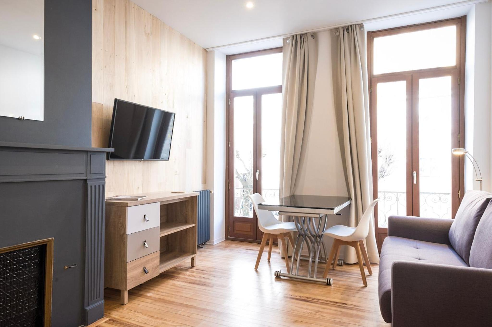Studio NEUF, charme de l'ancien, avec balcon - 3 étoiles, 4 diamants Images