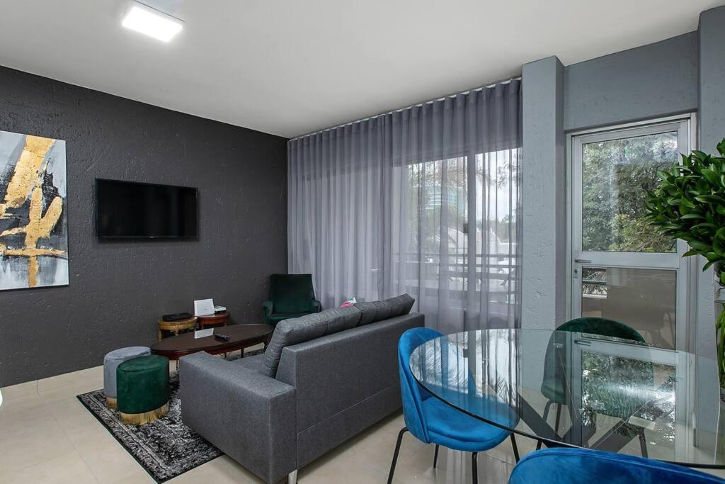 St Tropez 1 Bedroom Sandton Residence Images