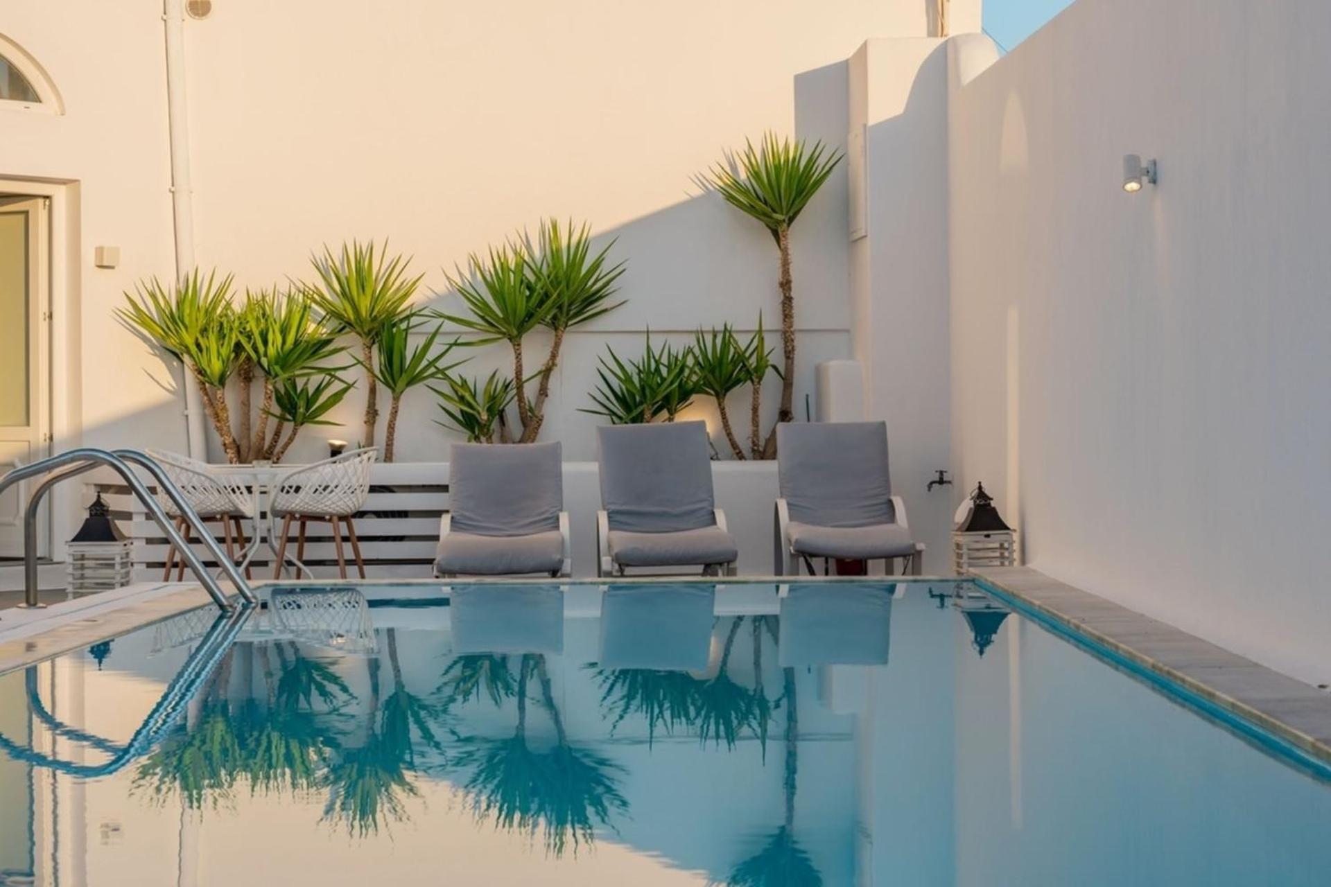 Beautiful 4-Bed Cave House near Fira private pool Images