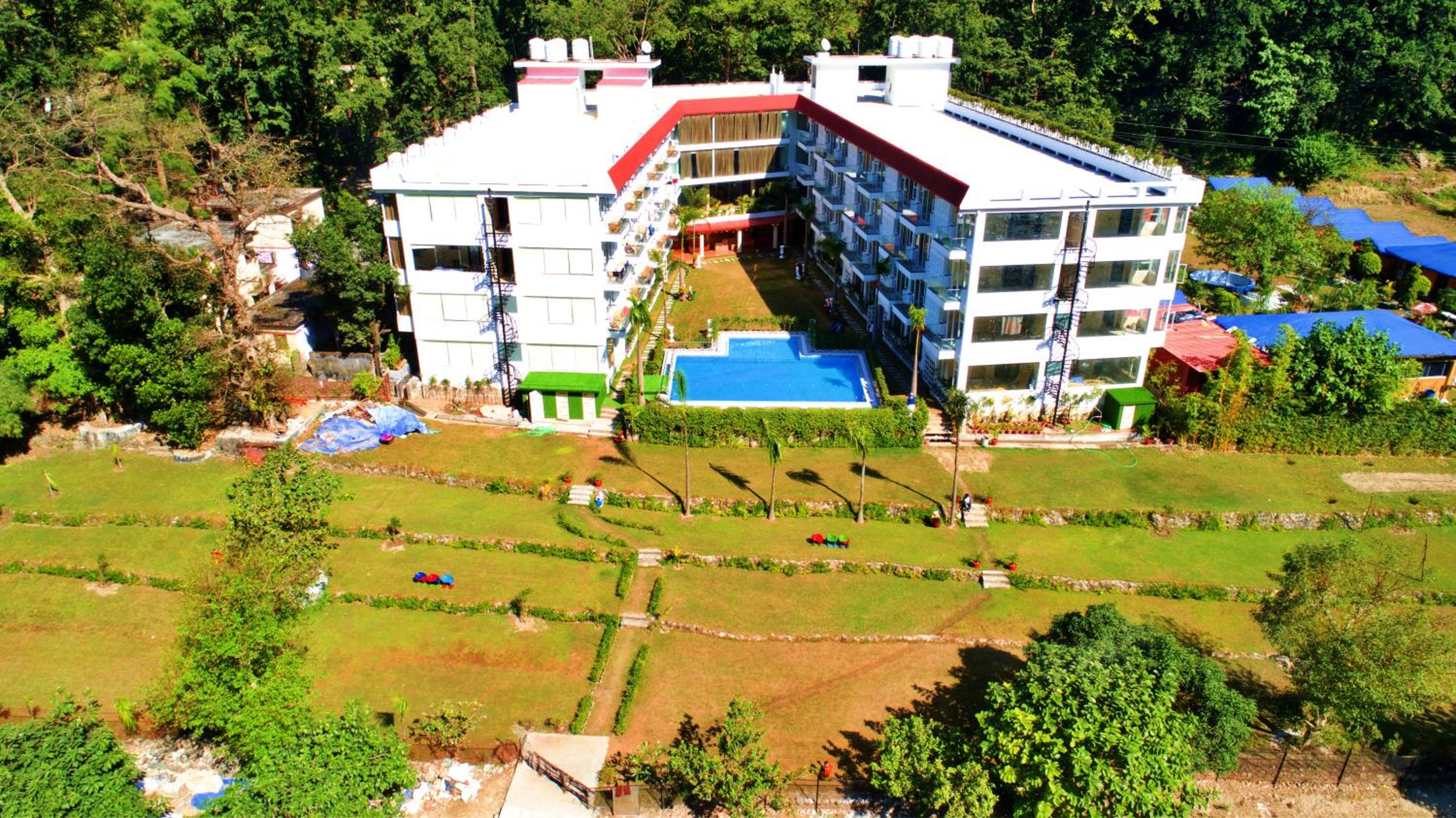 Avenue 18 Resort Images