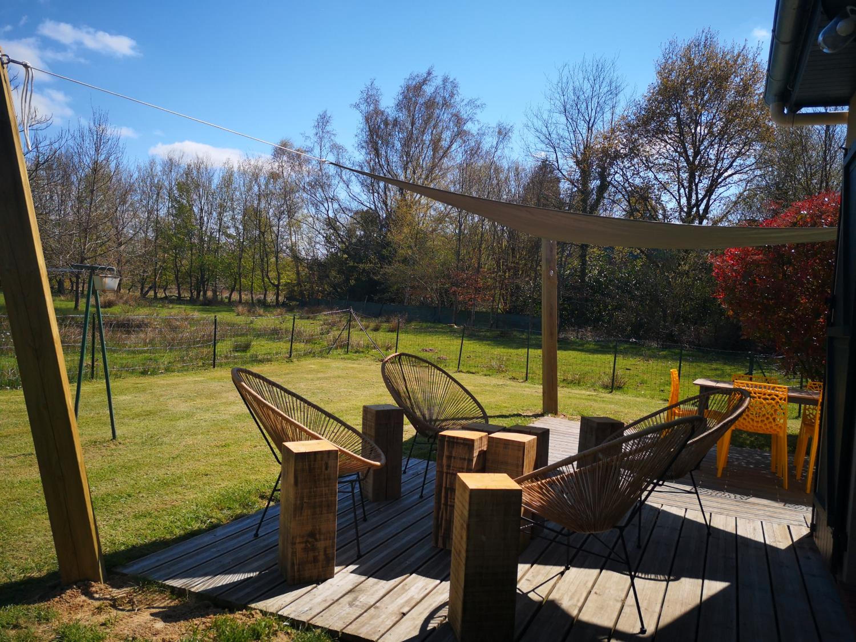 La cachette d'Anne-Charlotte (jardin, parking dans la campagne Honfleuraise) Images