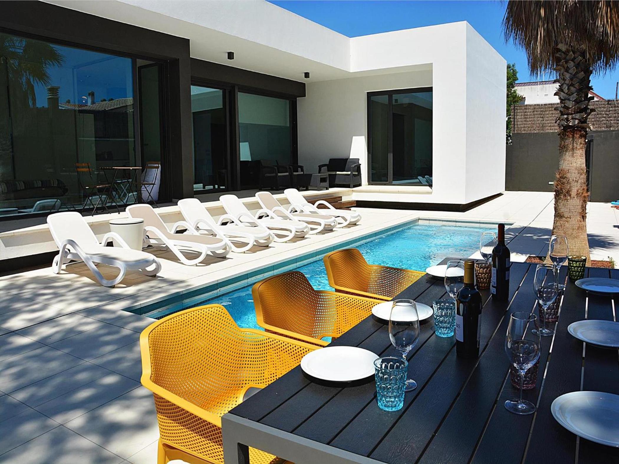 Villa Blanca Images