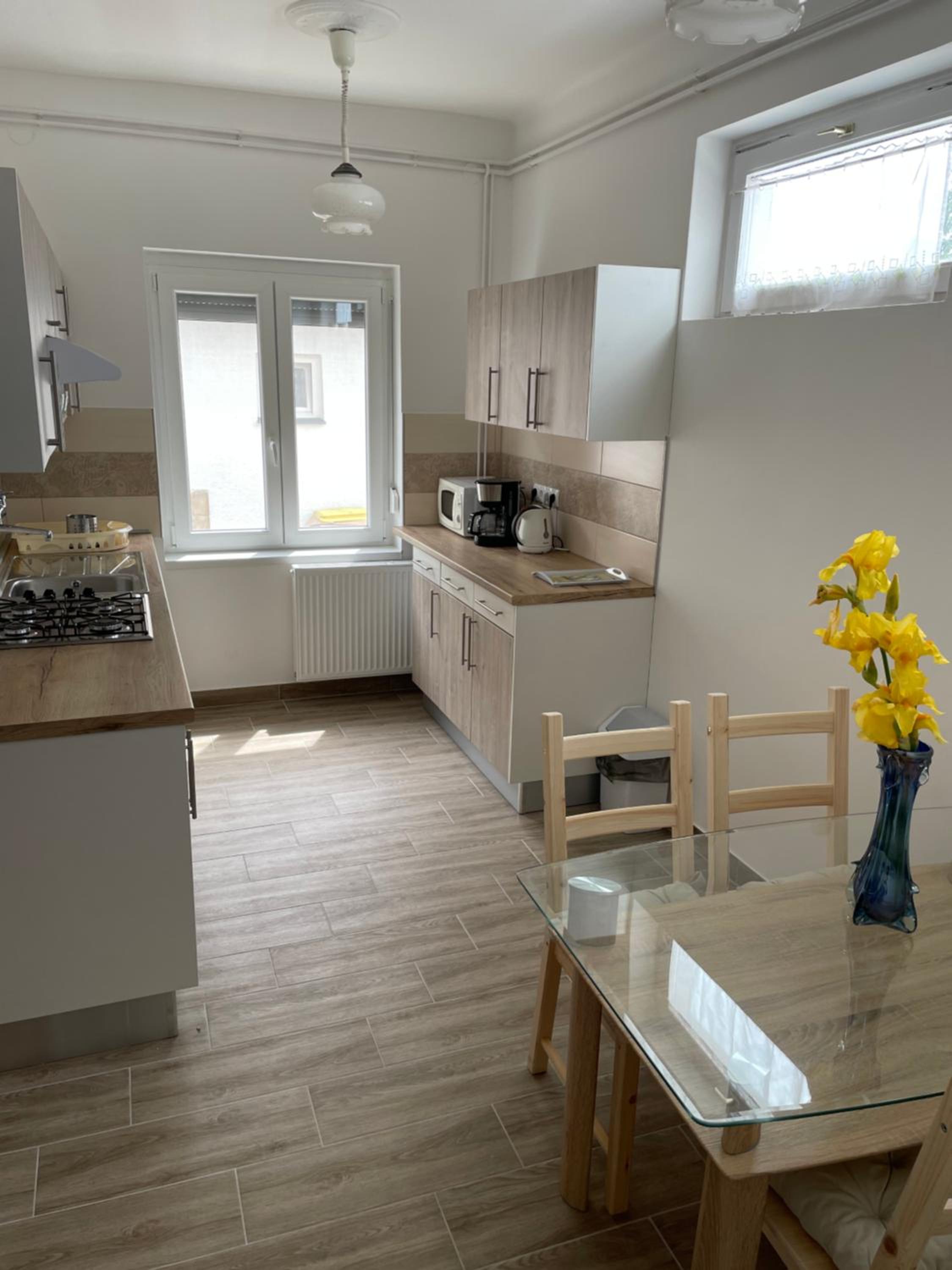 Pingvin Cukrászda Apartman Images