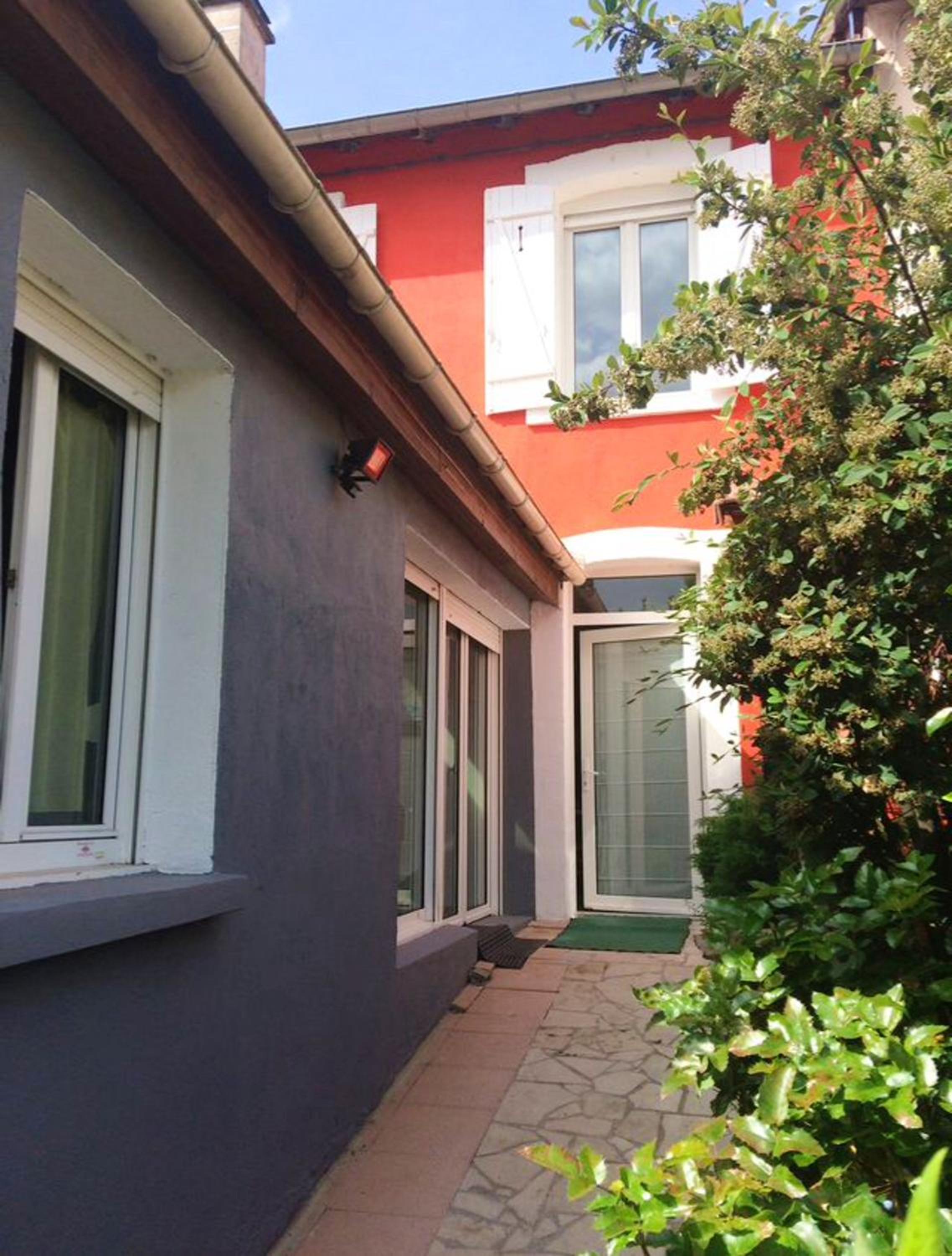 Maison charmante a Chaligny avec jardin spacieux Images