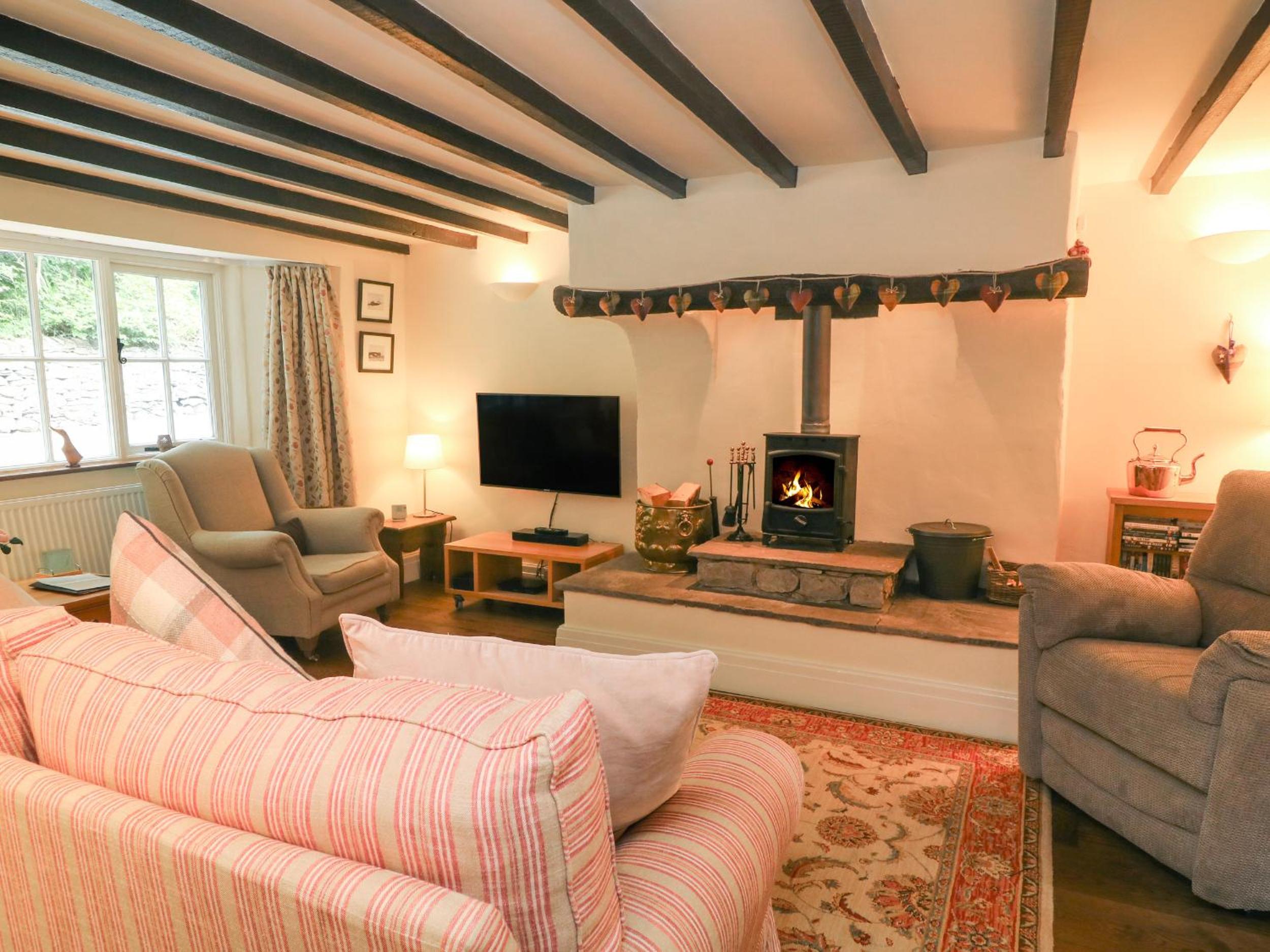 2 Storrs Cottages