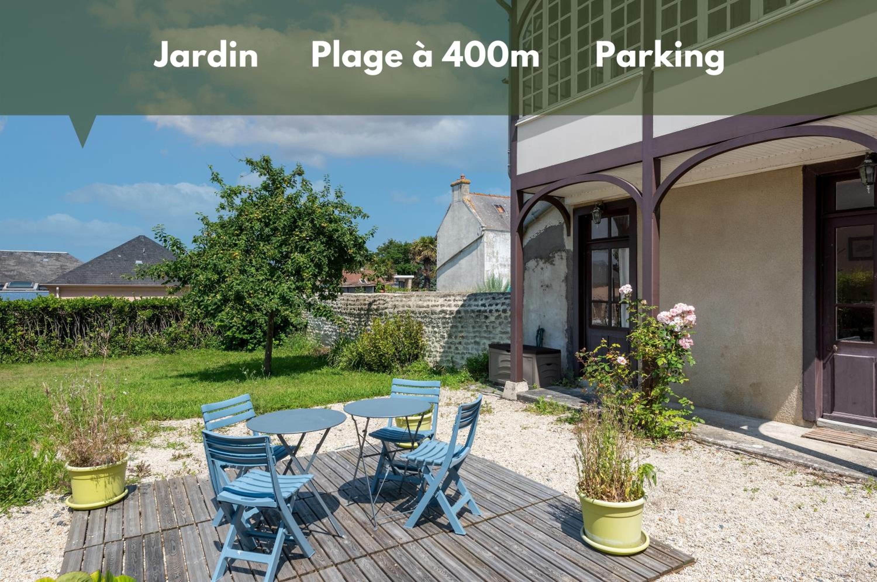 Maison avec beau jardin - Centre ville d'Arromanches Images