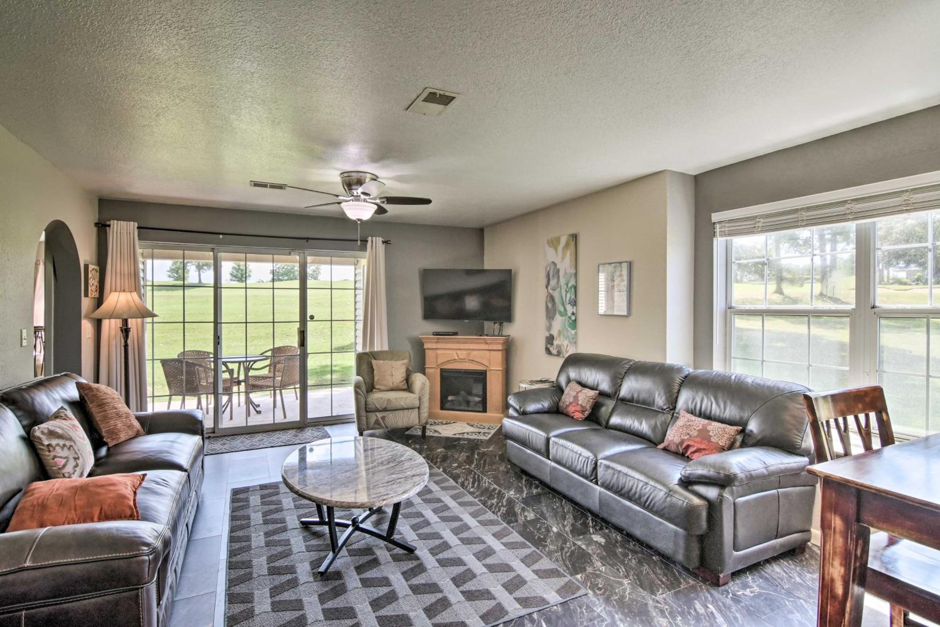 Branson Condo in Holiday Hills Resort and Golf Club! Images
