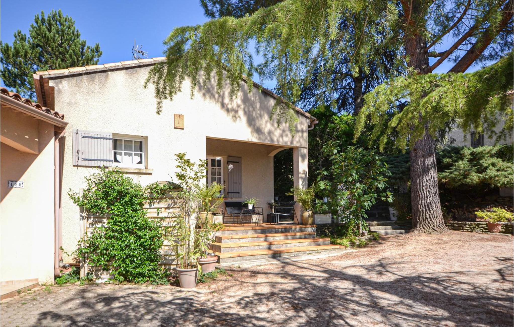 1 Bedroom Pet Friendly Home In Entrechaux Images