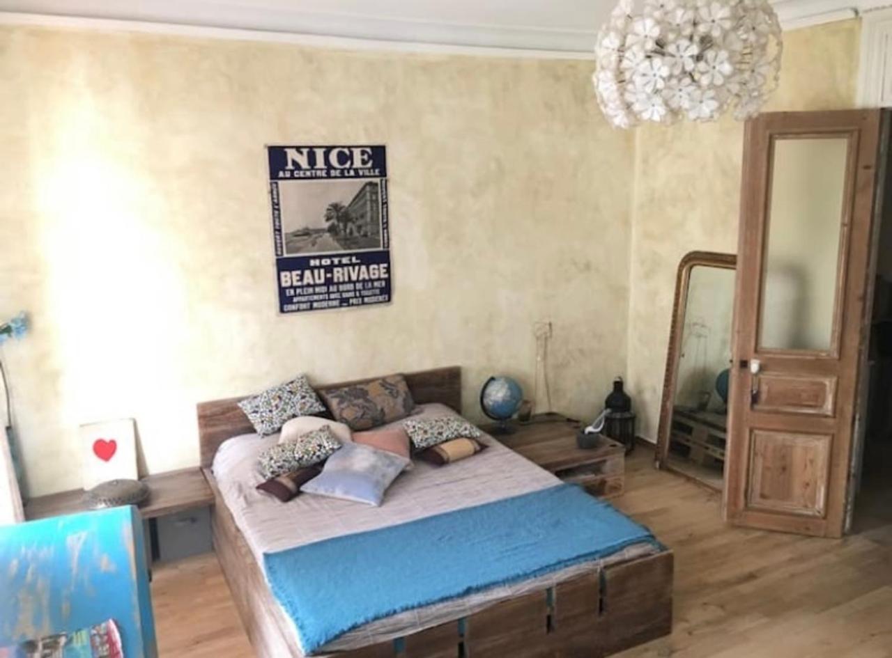 Great and light private room in the heart of Nice Images