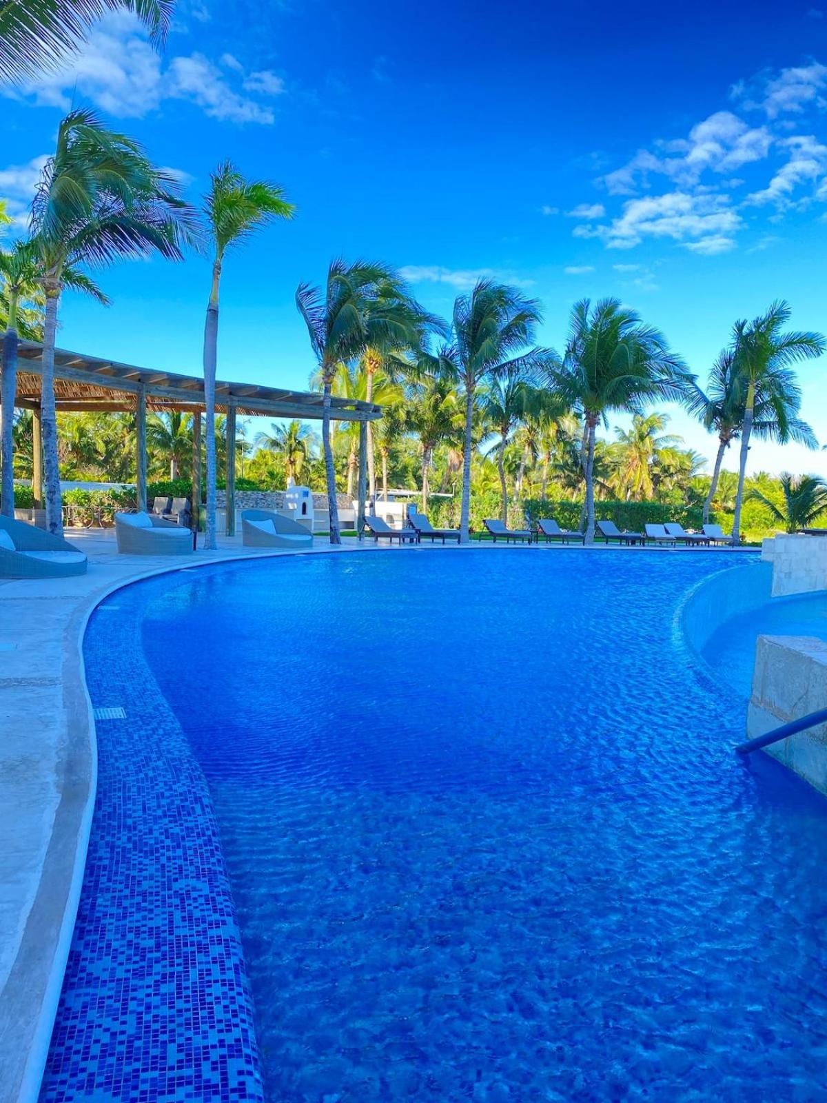 Ocean front apartment in Cancun Images