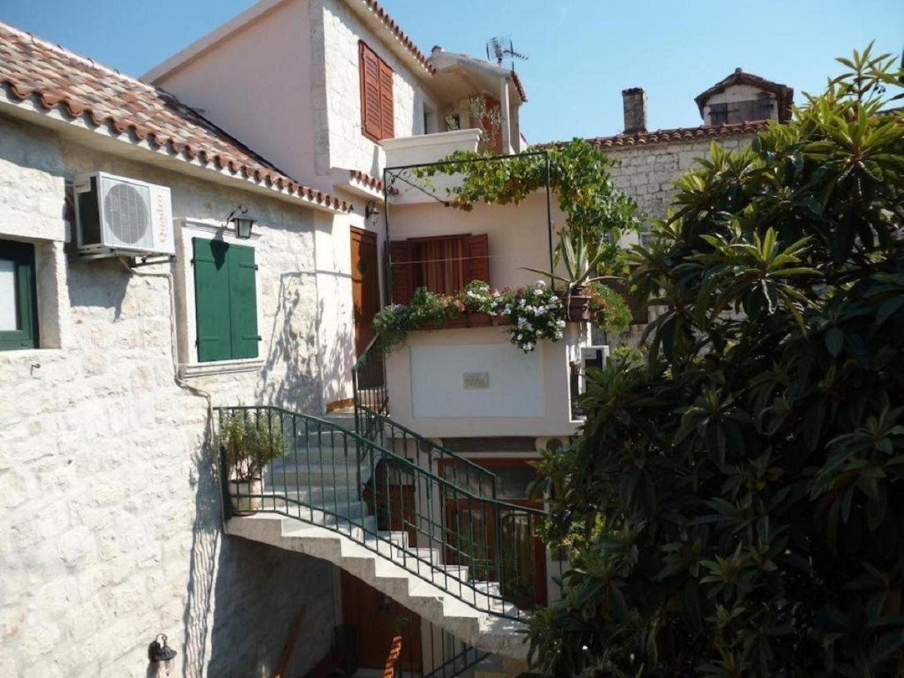 Apartments and rooms Jare - in old town Images