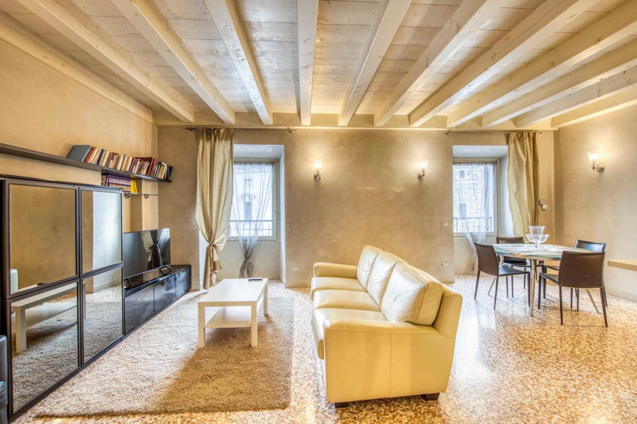ApartmentsArena - Suite Mercatorum - Piazza Erbe Images
