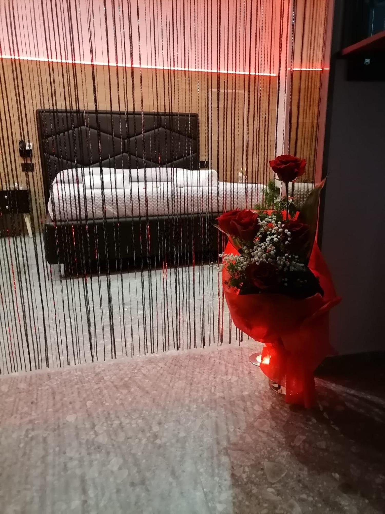 Rebel Suite love Images