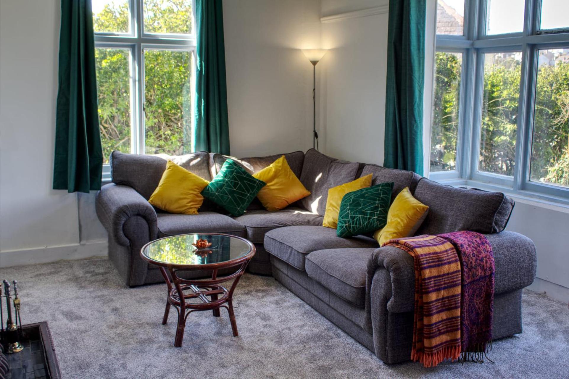 Perranporth Bungalow 2mins Walk to Beach! Images
