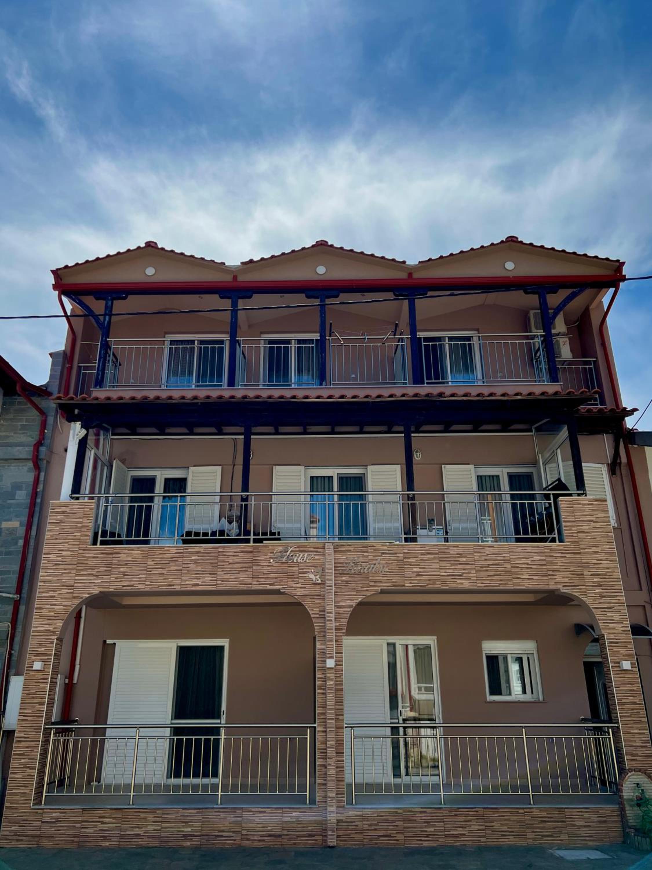 House Kiratsi Images