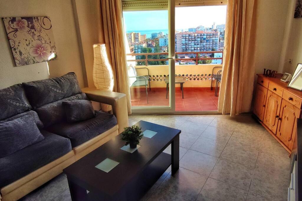 Apartamento con vistas al mar en Puerto Marina Images