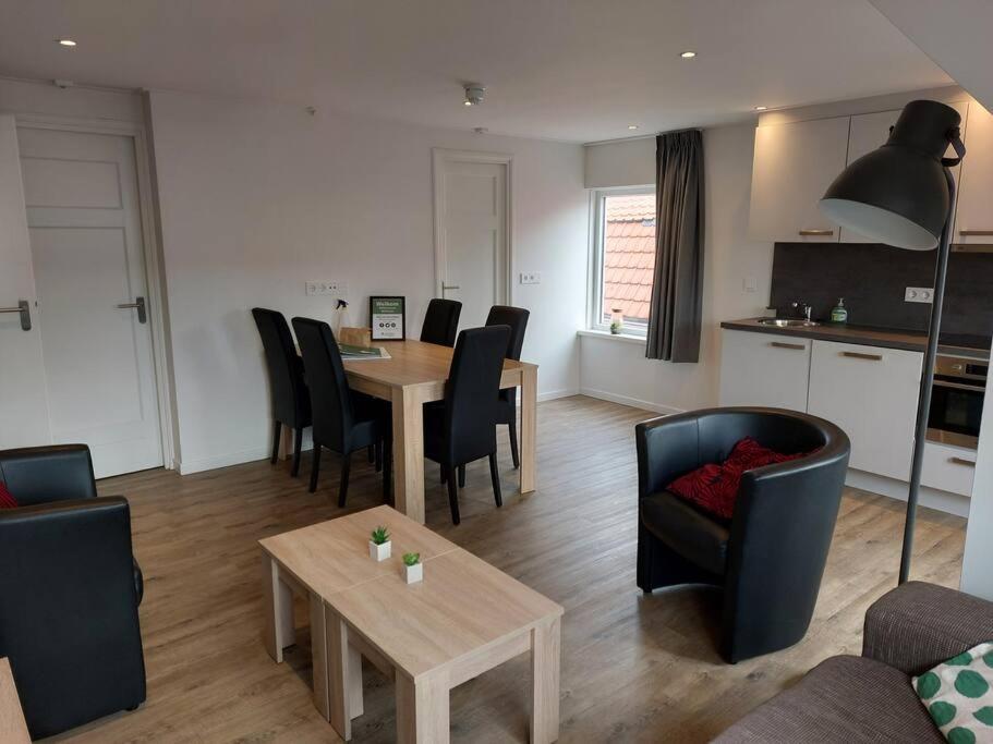 105,3 appartement 200m van strand Images