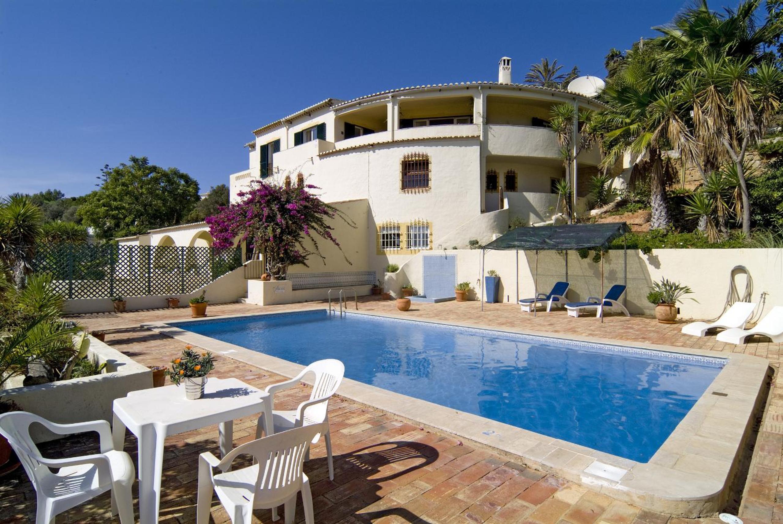 607 Villa Lorena