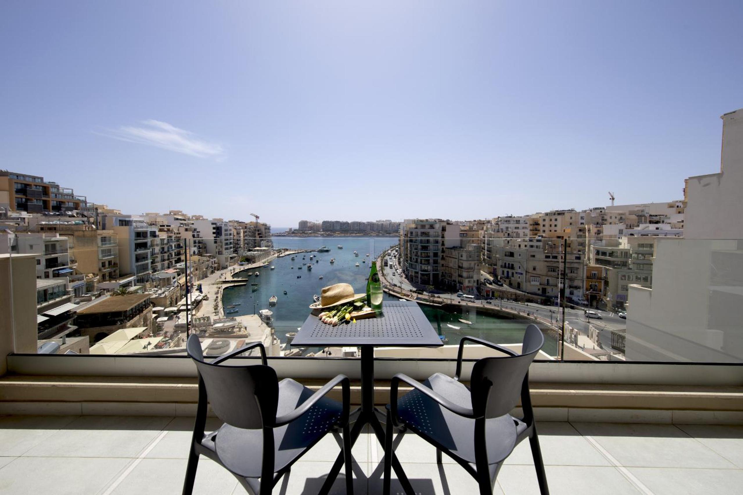 Luxurious 3 bedroom apartment with breathtaking views - MMAI1-1 Images