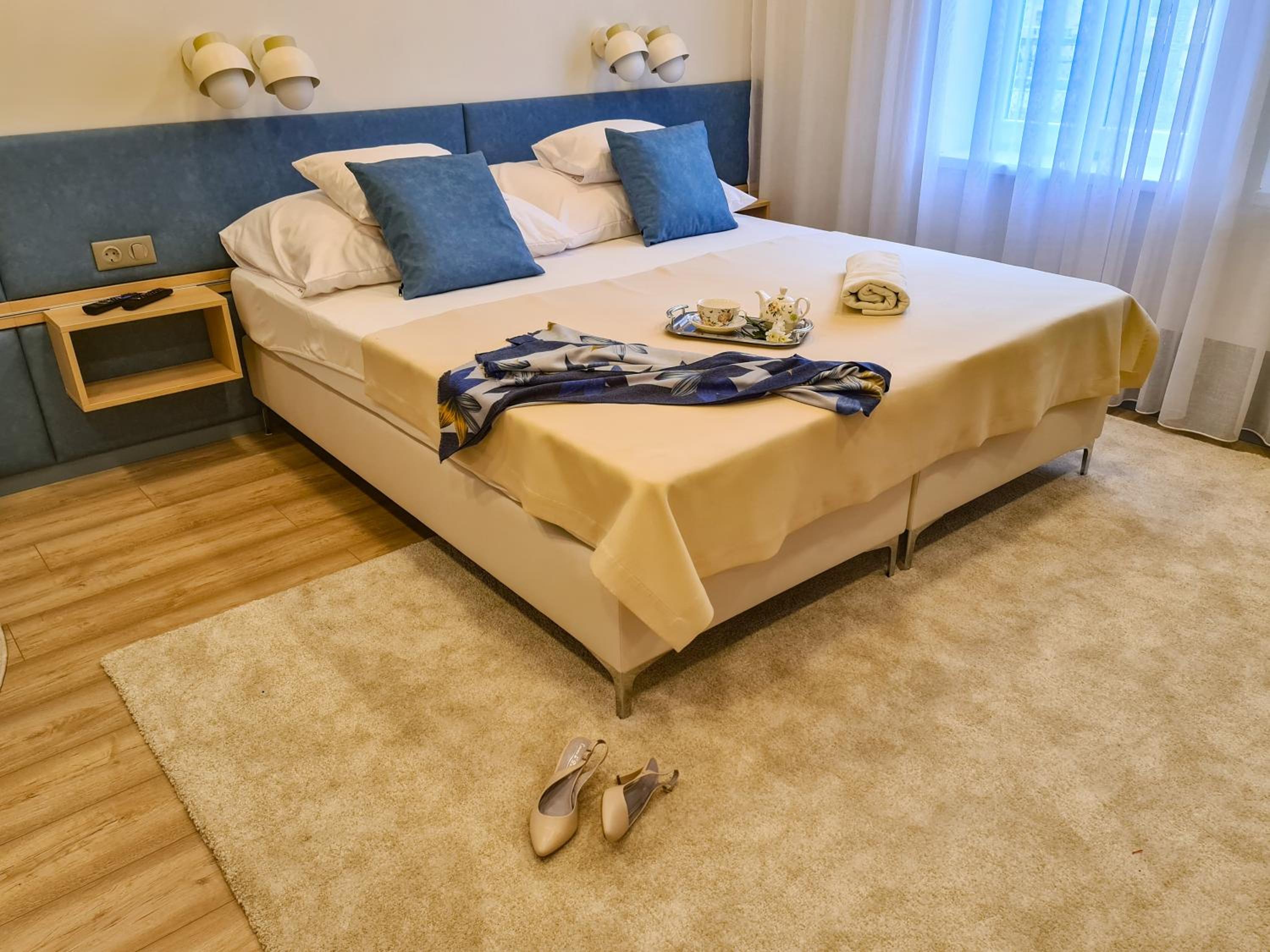 Ditlin Apartmanok Images