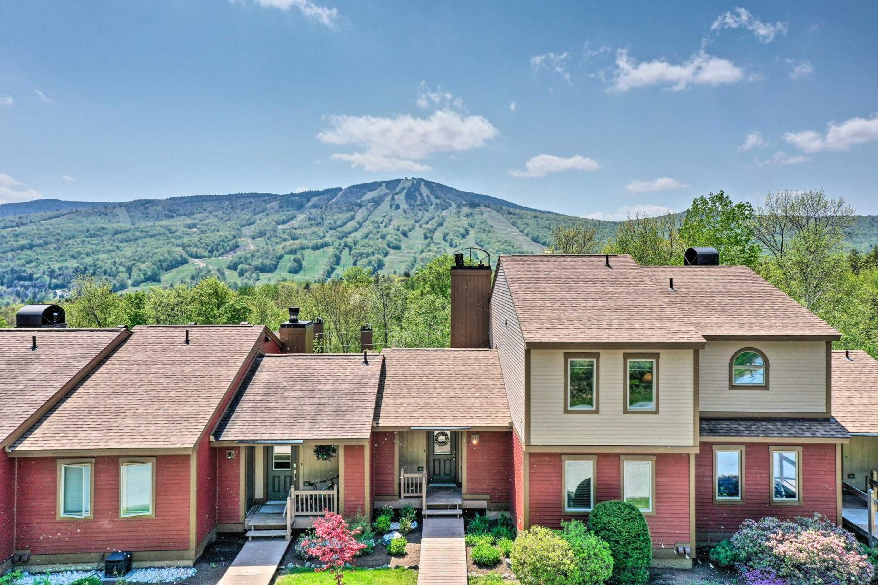 Timber Creek Townhome with 2 Decks and Mtn Views! Images