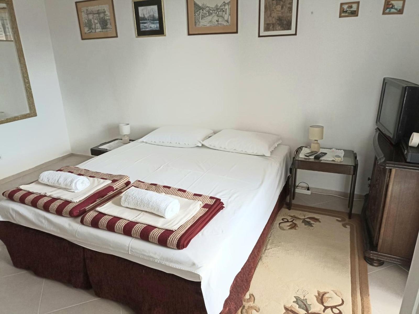 Guesthouse Ljilja - apartment with balcony 2 Images