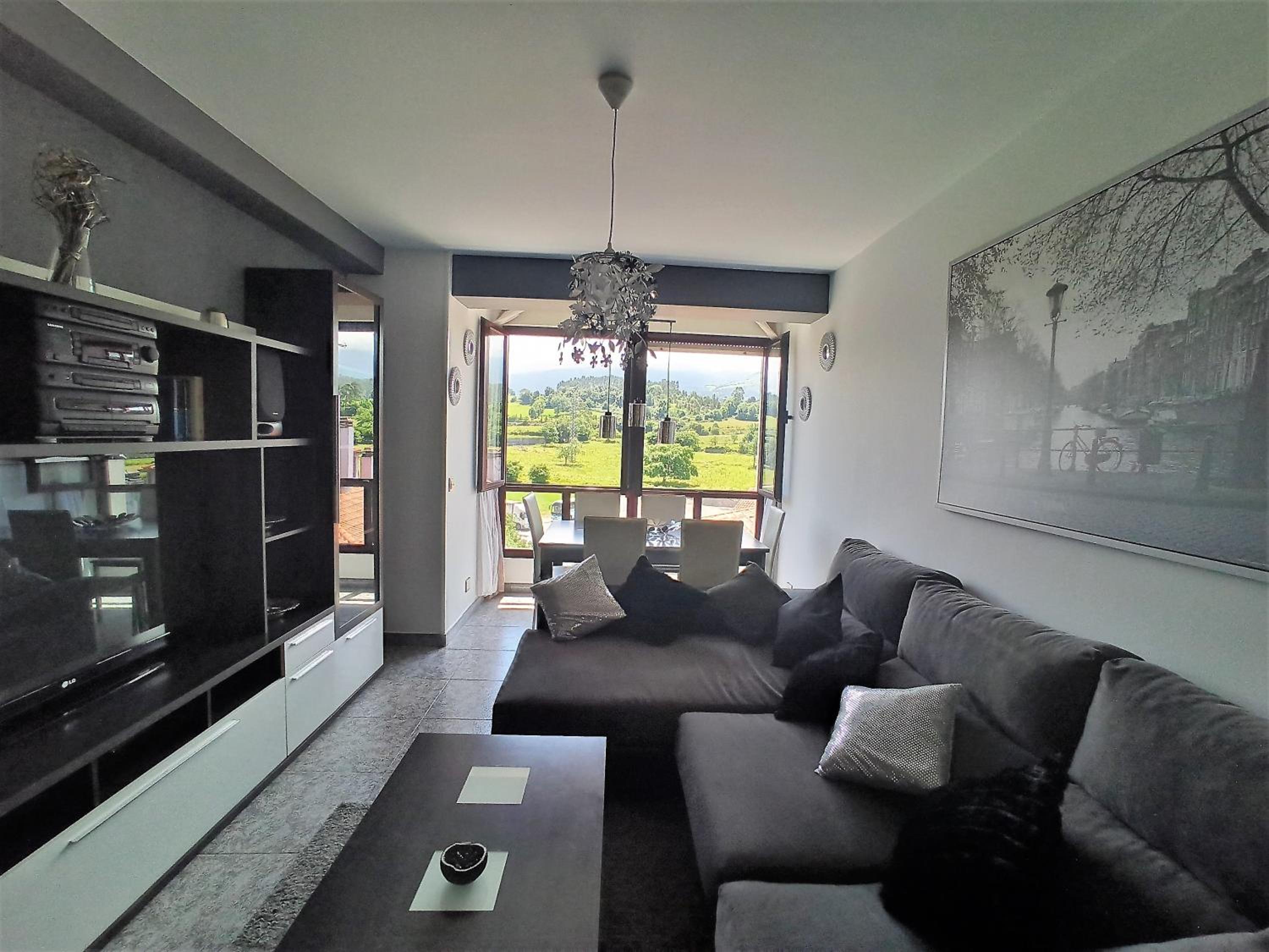 Duplex con vistas al Picu Pienzu, Colunga Images