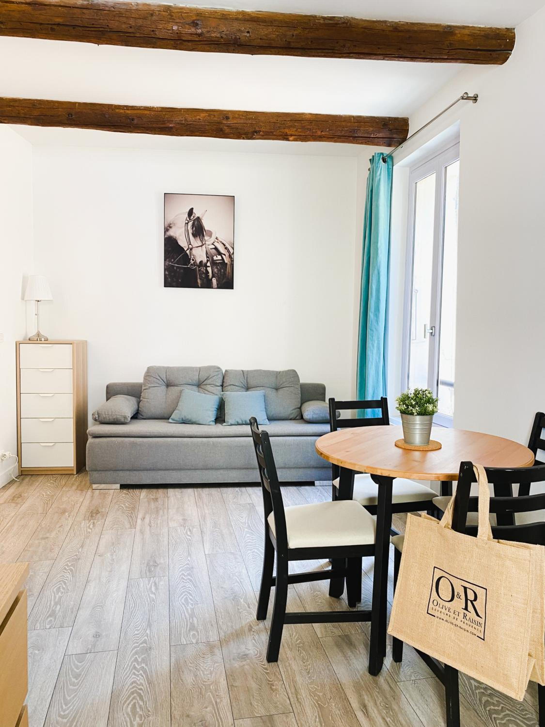 OR - studio en plein centre de l'Isle sur Sorgue Images