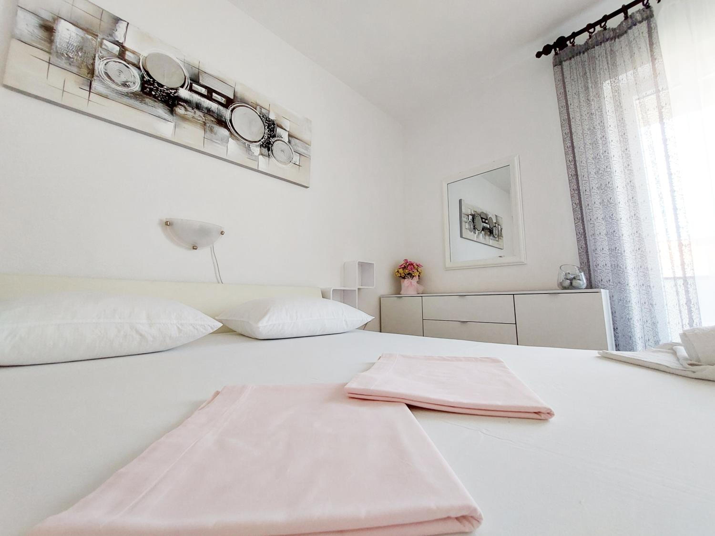 APARTMENT ELI