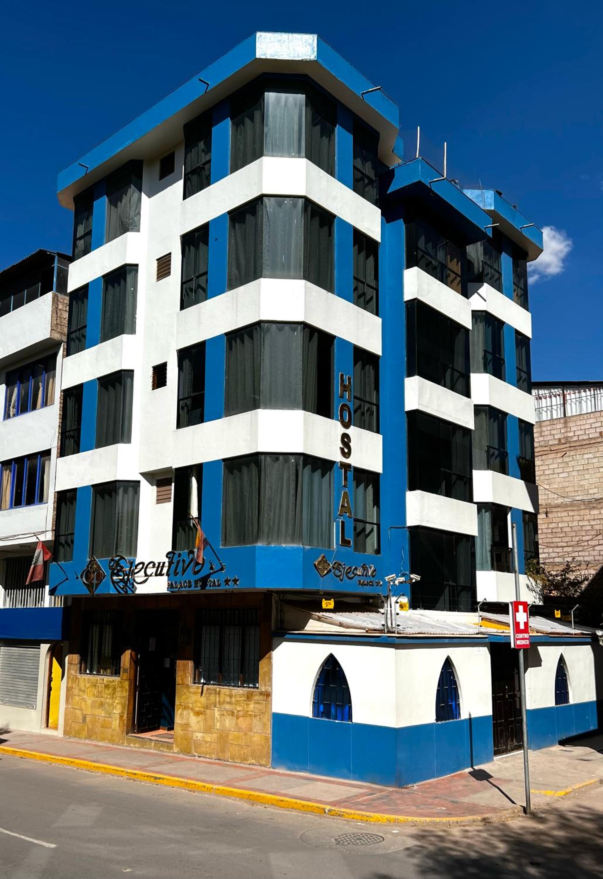 Ejecutivo Palace Sumak Images
