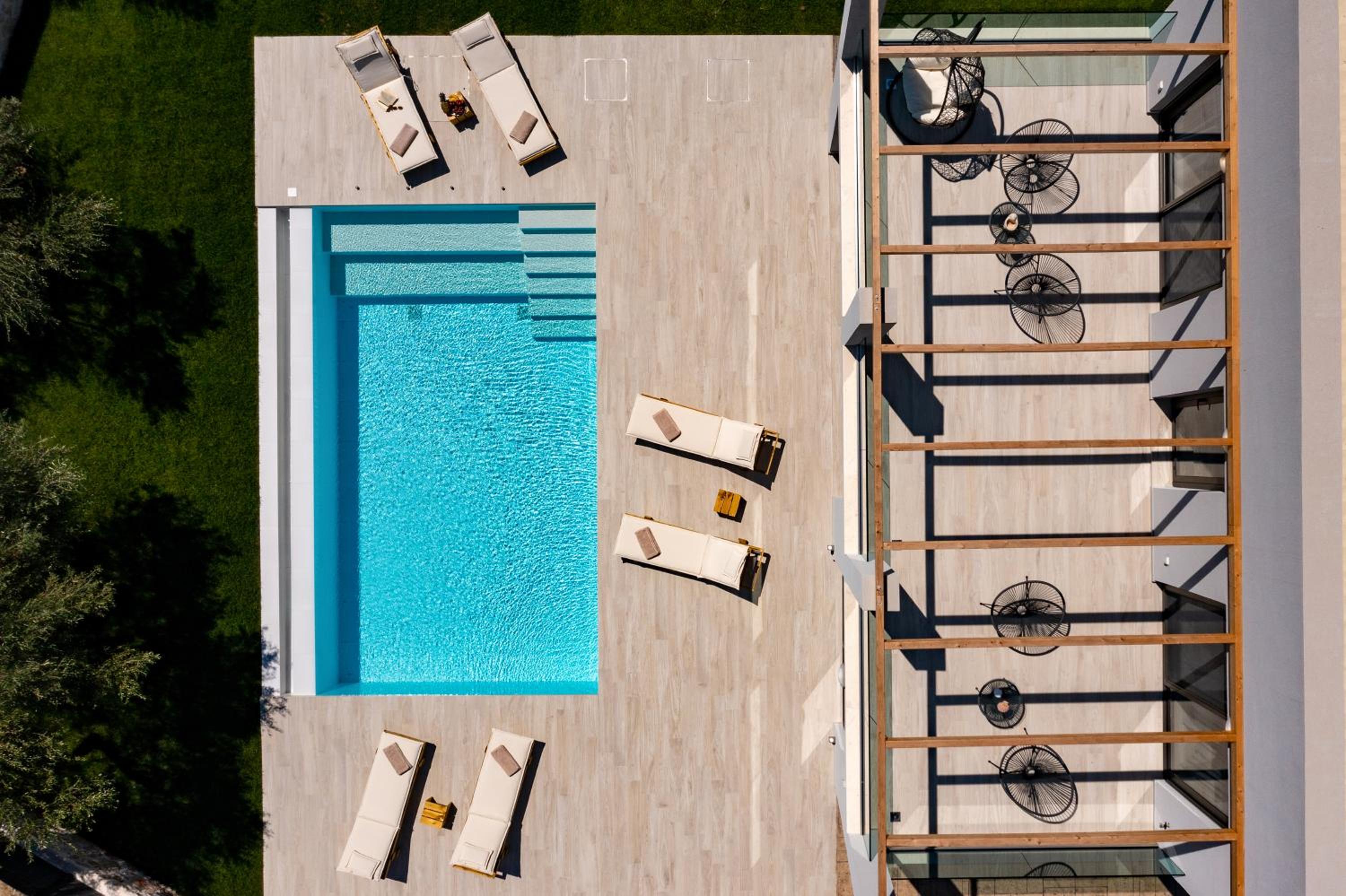 Ariadne Elegant Villa