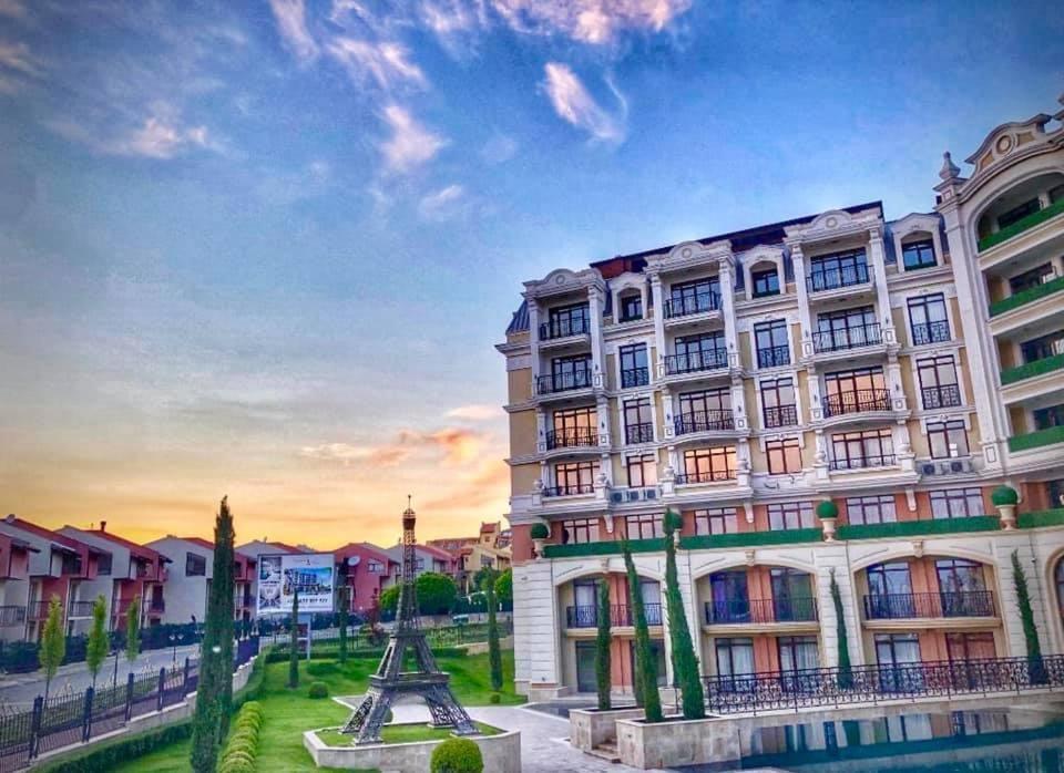 Луксозно студио на метри от плажа Свети влас/Luxury studio meters from the beach in Saint Vlas Images