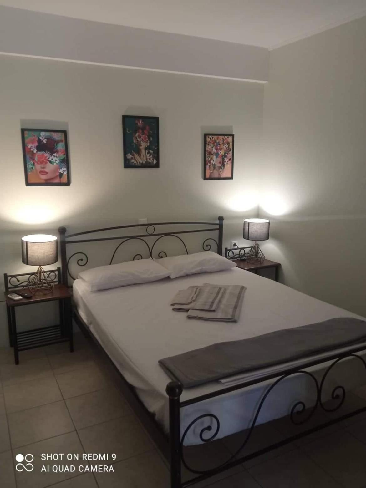 Vasilis Travlos apartment Images